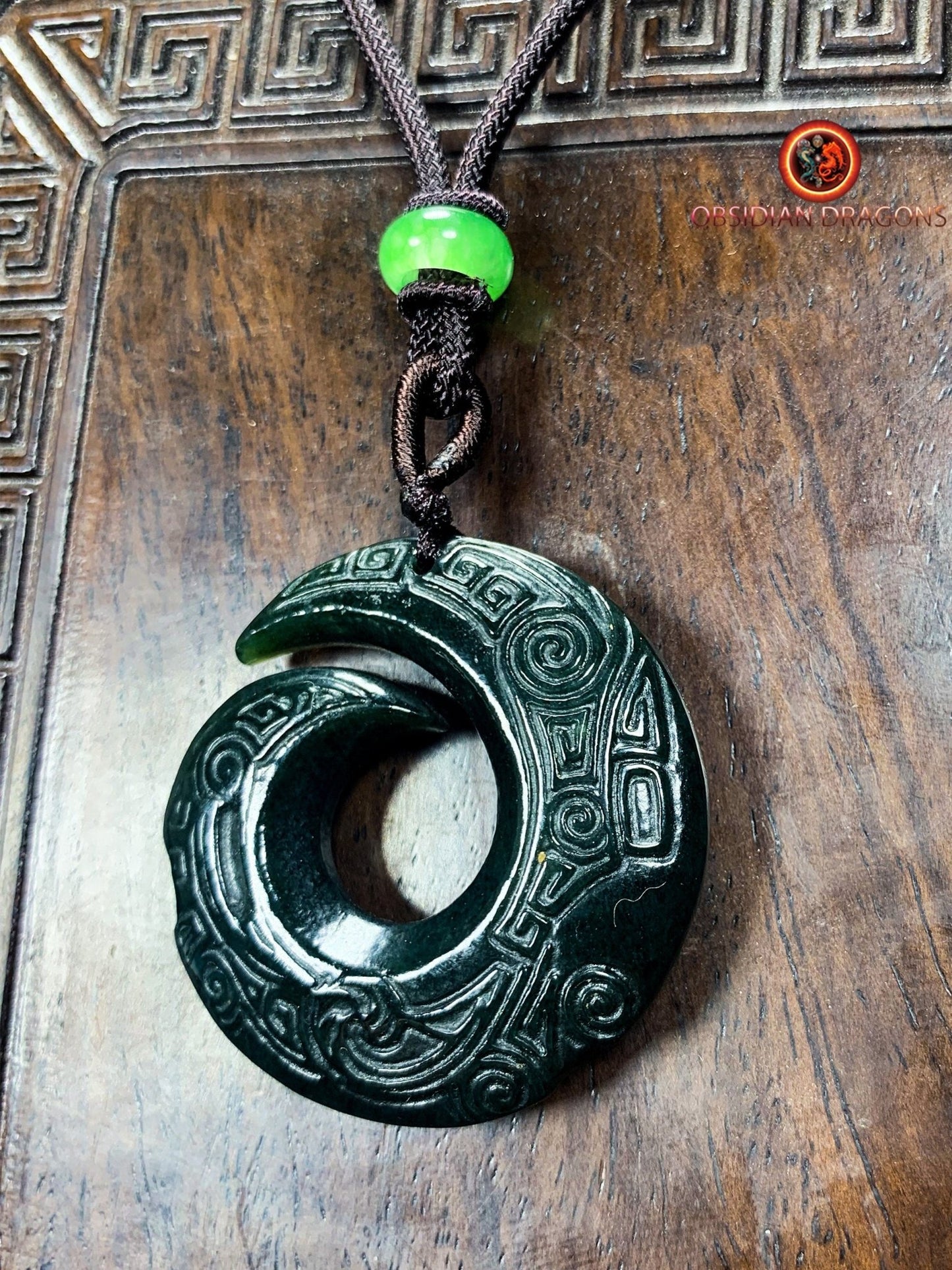 Pendentif feng- shui traditionnel en jade - bonne fortune