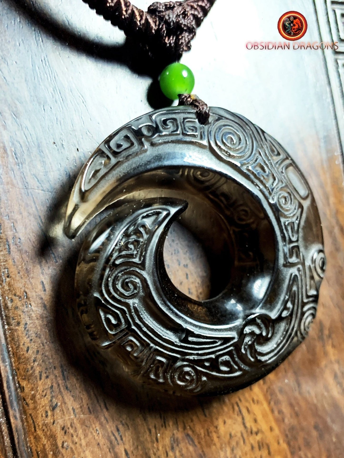 Pendentif tribal en obsidienne- Spirale de Chance