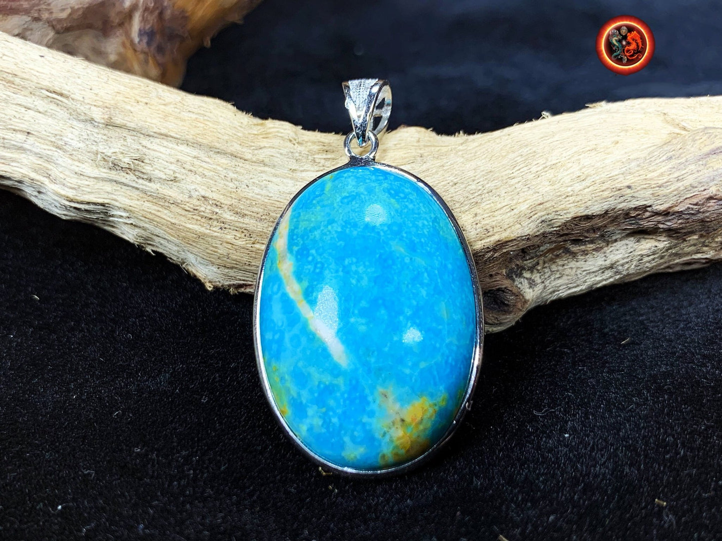 Turquoise. Pendentif turquoise. Turquoise royston, Turquoise américaine du Nevada. turquoise naturelle expertisée. Sertie en argent 925. - obsidian dragon