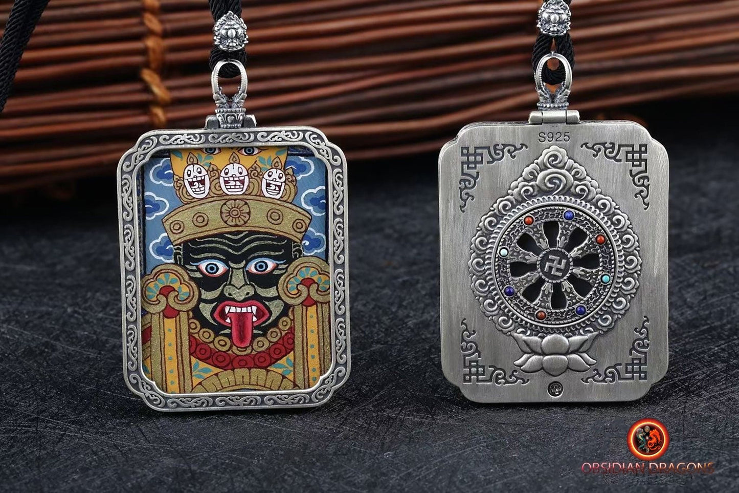 Pendentif Zakiram : Richesse tibétaine - Tangka traditionnel