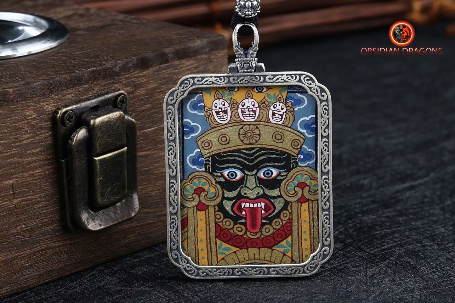 Pendentif Zakiram : Richesse tibétaine - Tangka traditionnel