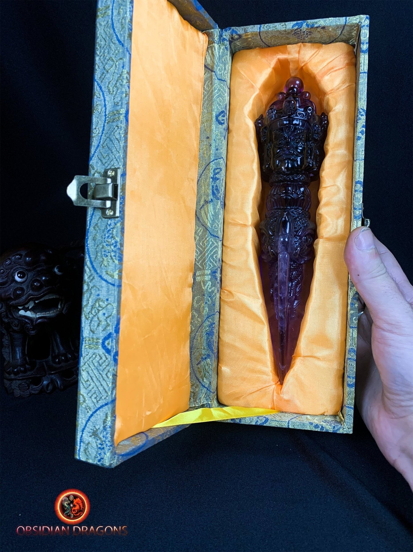 exceptionnel et rare grand phurba en améthyste