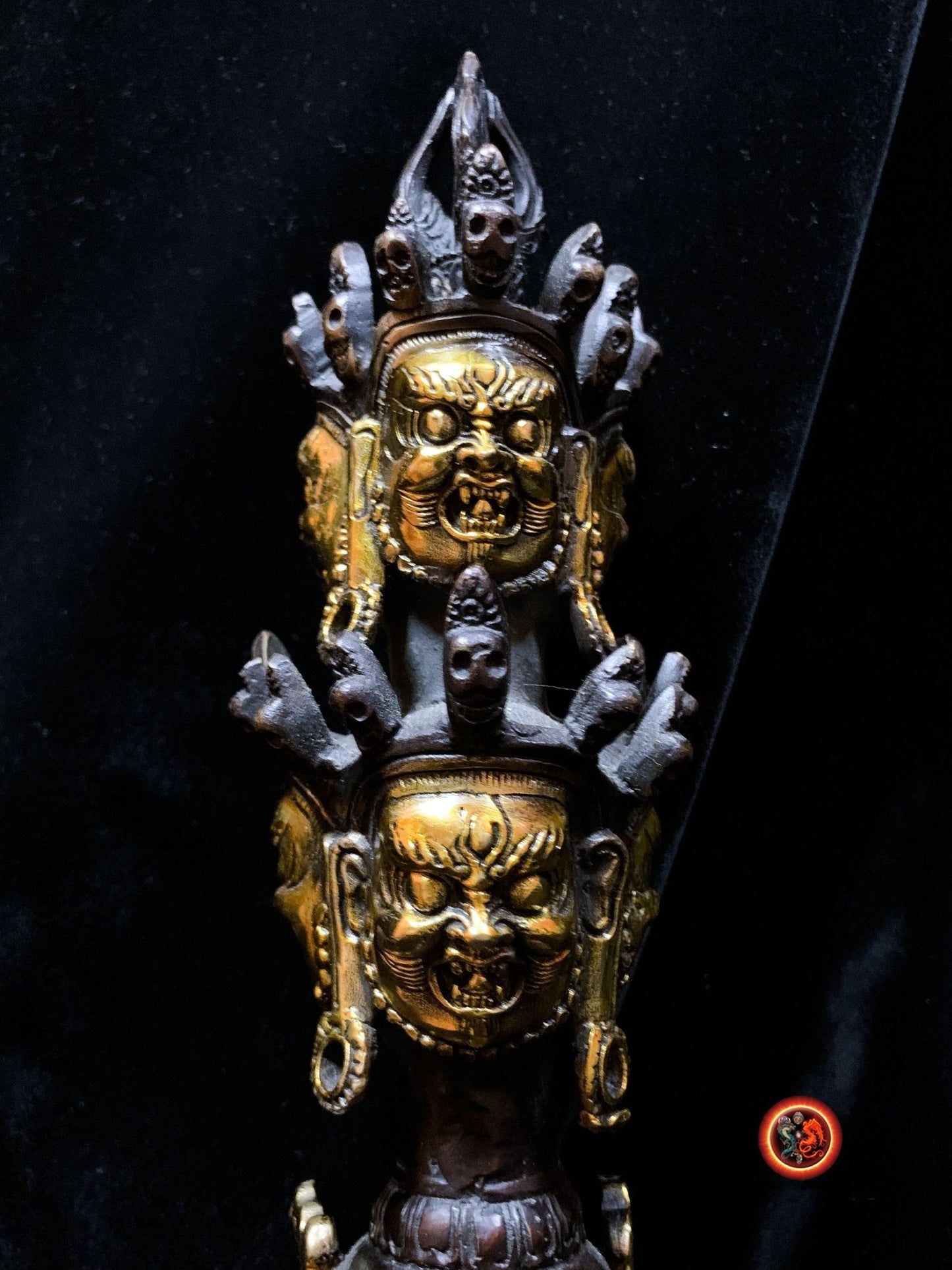Grand Phurba bouddhiste vajrayana tibetain. Bronze. Dague rituelle - obsidian dragon