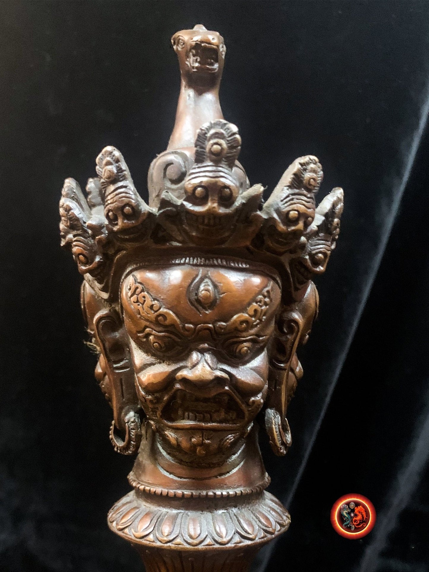 Grand Phurba bouddhiste vajrayana tibetain. Bronze. Dague rituelle - obsidian dragon