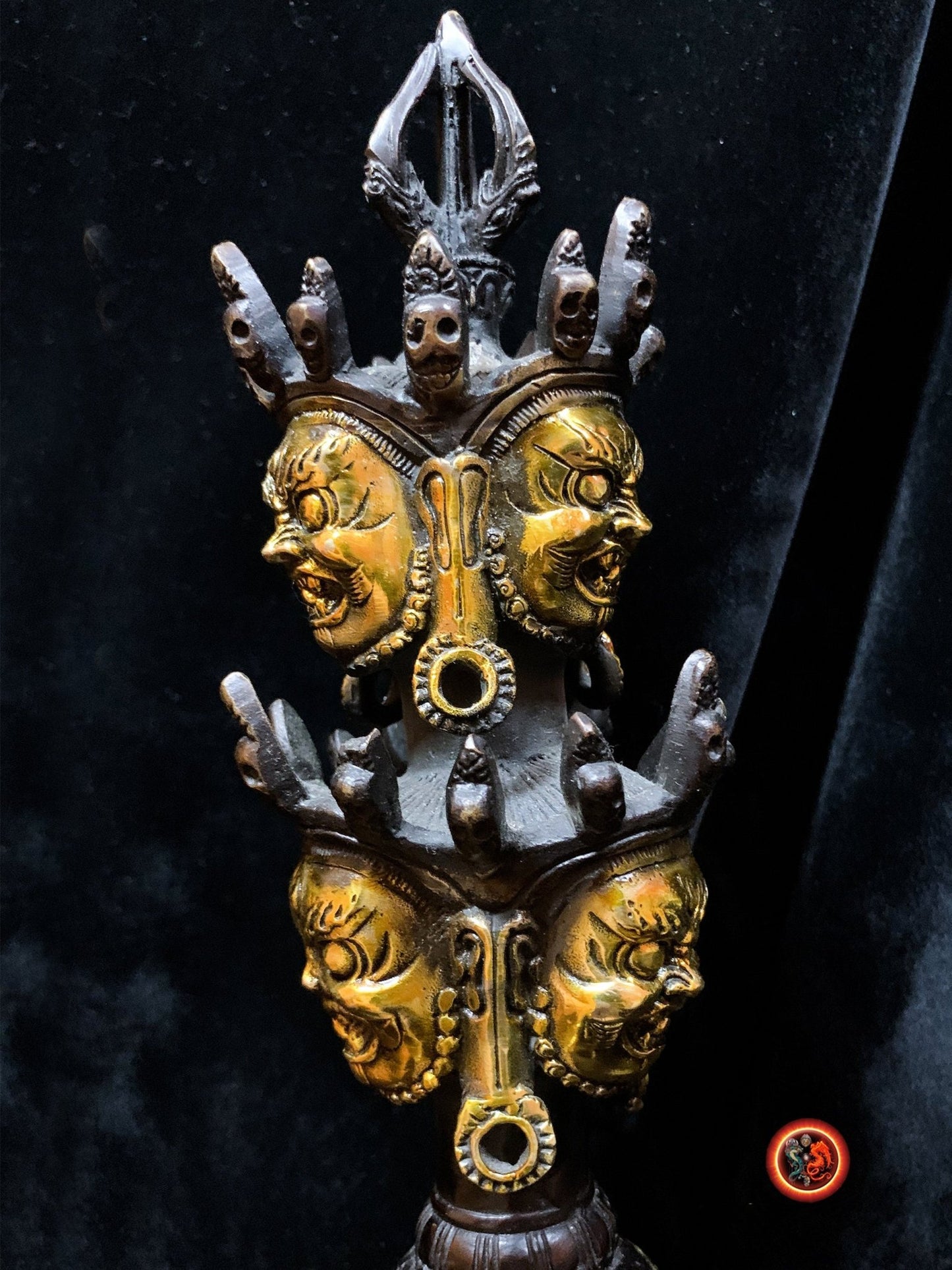 Grand Phurba bouddhiste vajrayana tibetain. Bronze. Dague rituelle - obsidian dragon