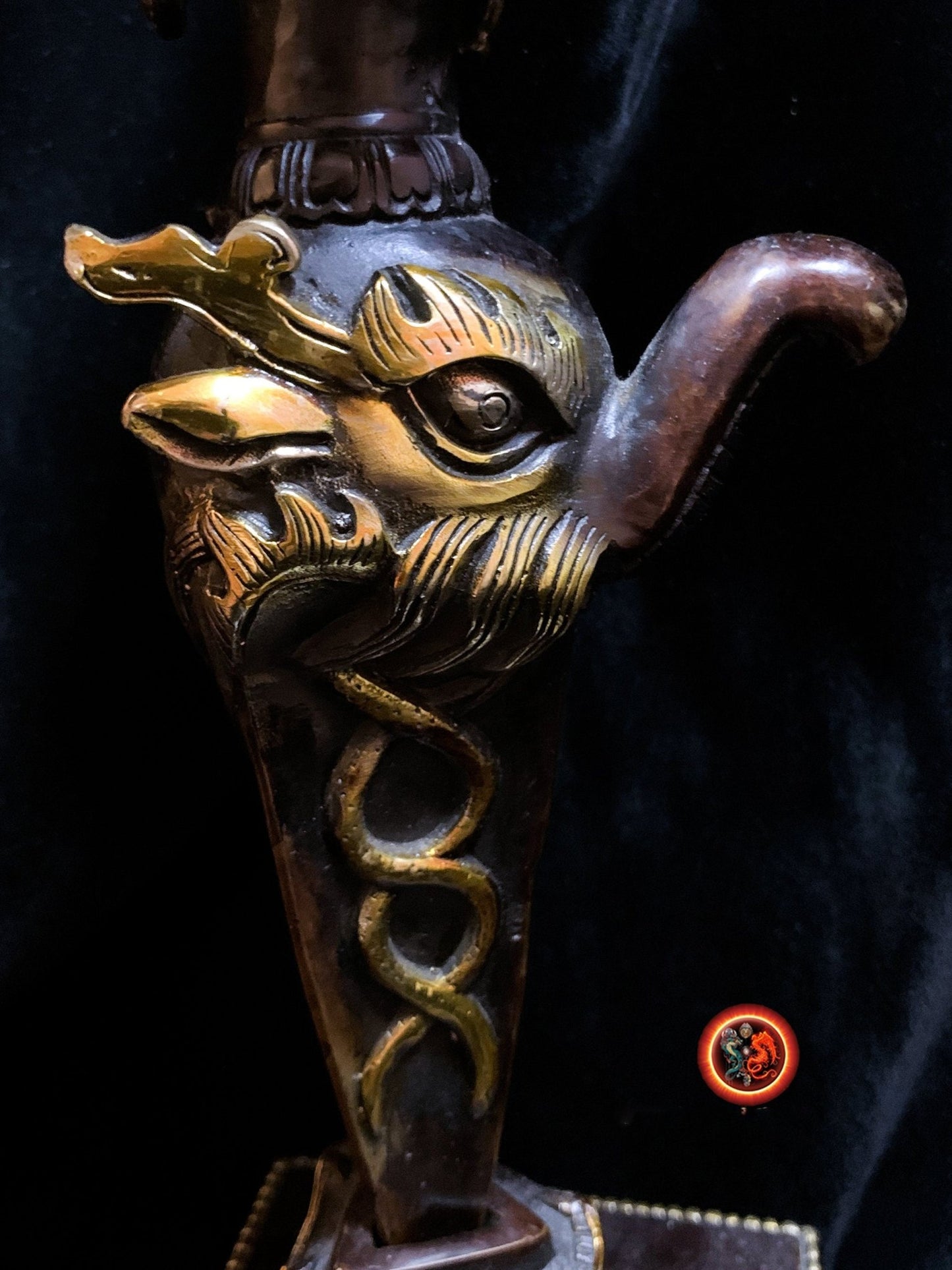 Grand Phurba bouddhiste vajrayana tibetain. Bronze. Dague rituelle - obsidian dragon
