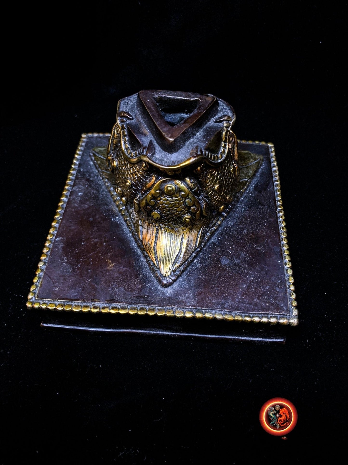 Grand Phurba bouddhiste vajrayana tibetain. Bronze. Dague rituelle - obsidian dragon