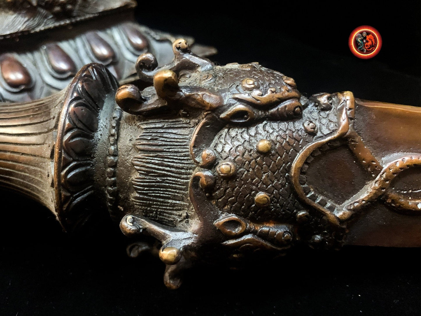 Grand Phurba bouddhiste vajrayana tibetain. Bronze. Dague rituelle - obsidian dragon