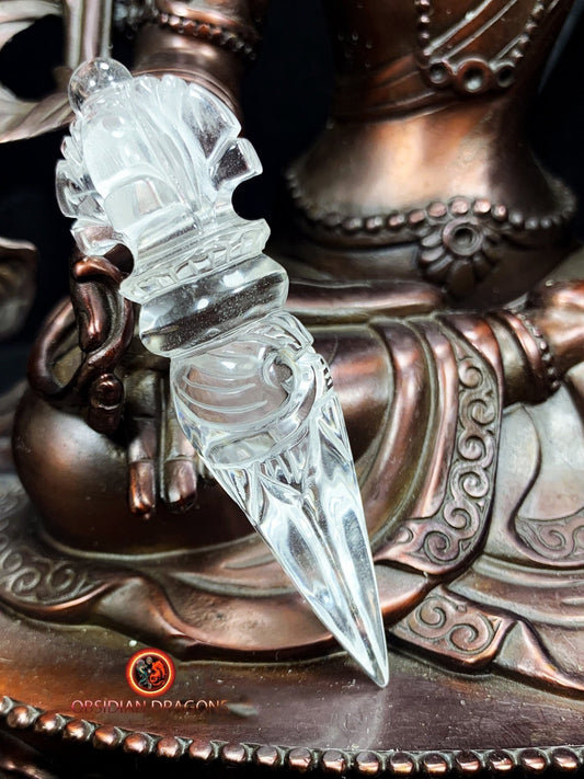 Phurba en cristal de roche naturel