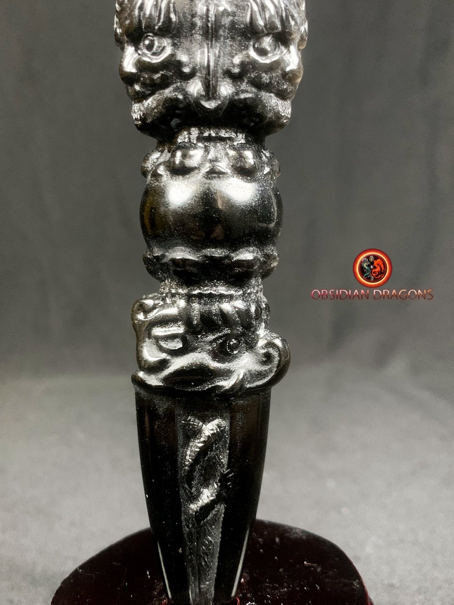 Dague bouddhiste phurba en obsidienne argentée