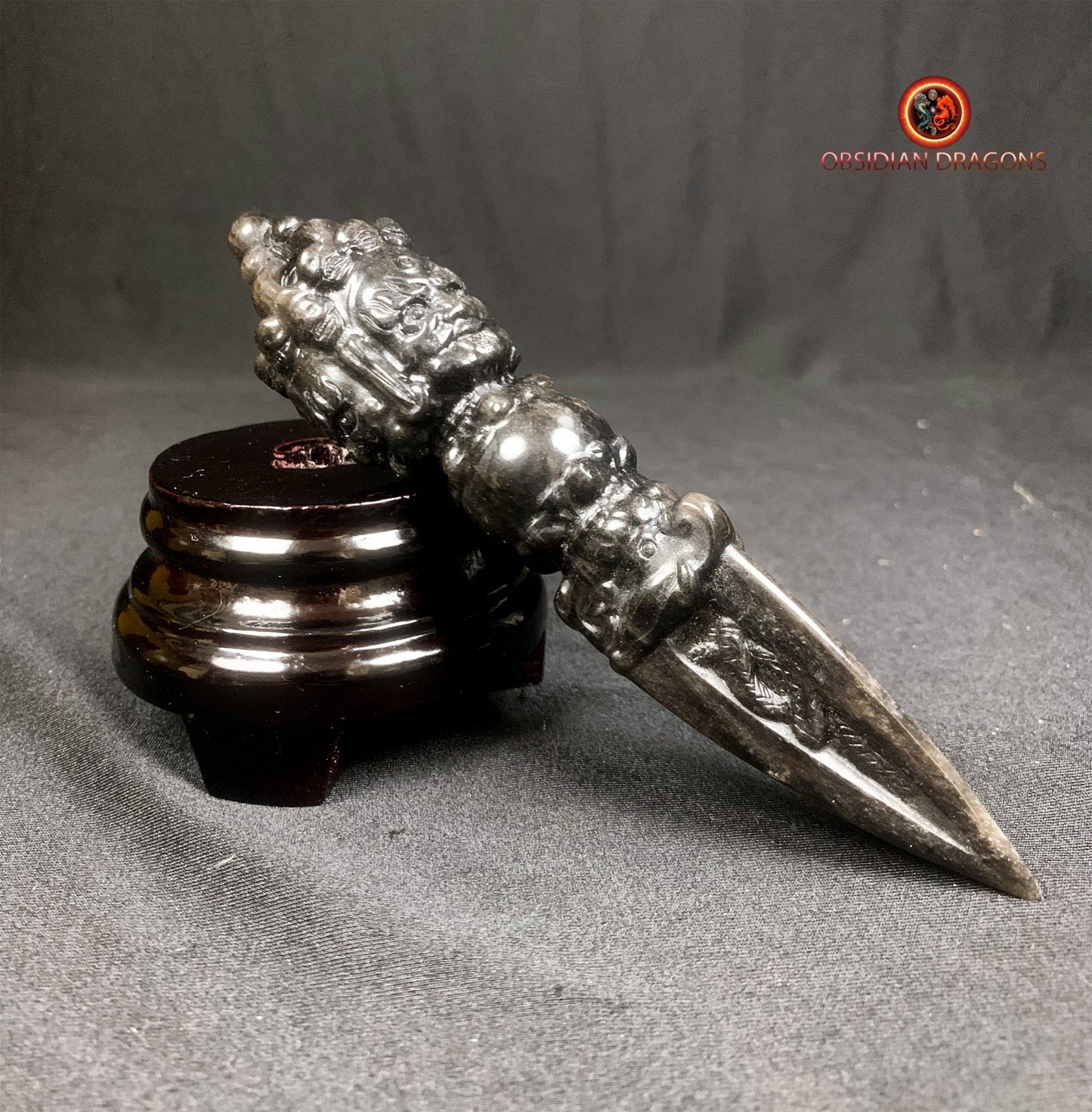 phurba en obsidienne argentée- Vaincre les démons