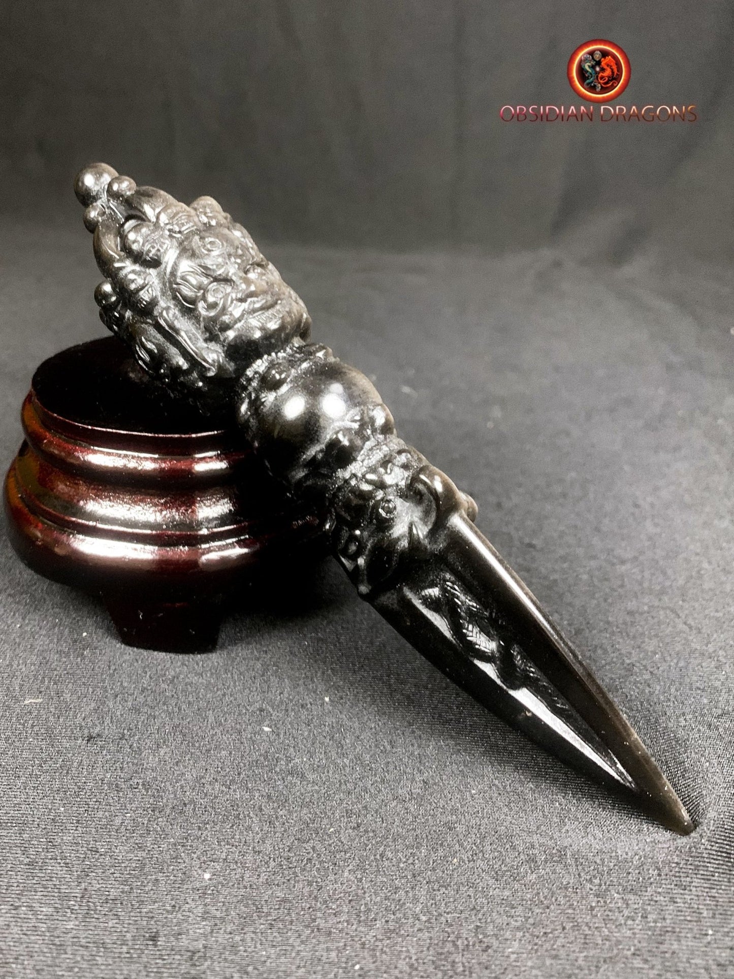 Dague bouddhiste phurba en obsidienne argentée