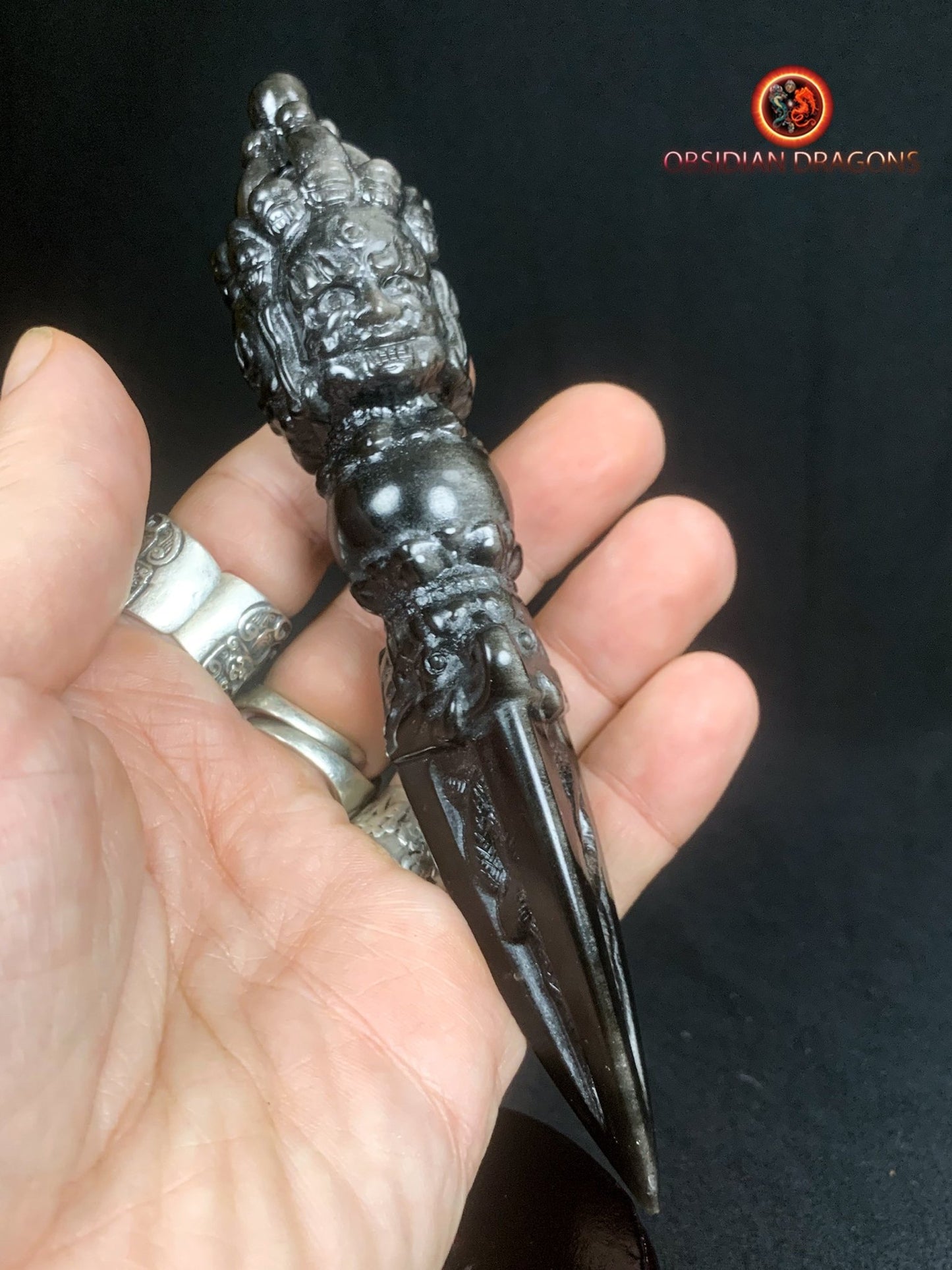 Dague bouddhiste phurba en obsidienne argentée