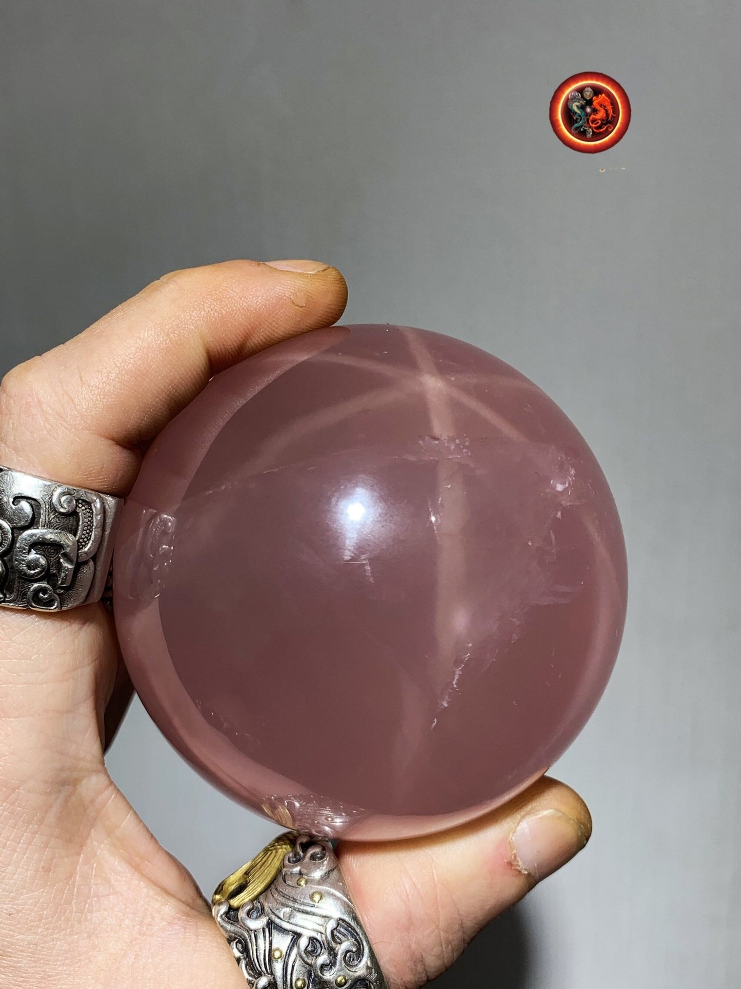 Sphère, quartz rose étoilé, quartz rose astérié ou quartz rose astérisé. Provenance du Mozambique. quartz rose naturel. 77mm de diamètre - obsidian dragon