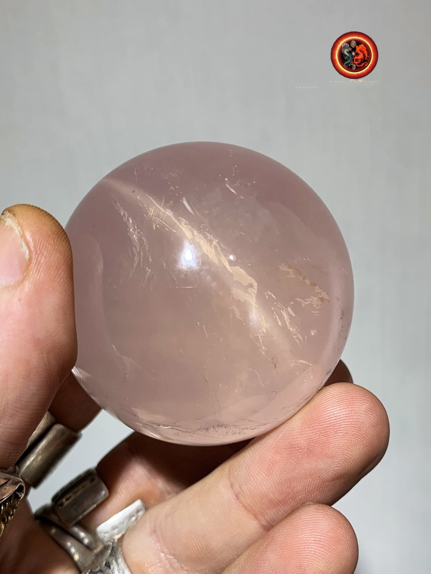 Sphère, quartz rose étoilé, quartz rose astérié ou quartz rose astérisé. Provenance du Mozambique. quartz rose naturel. 59mm de diamètre - obsidian dragon