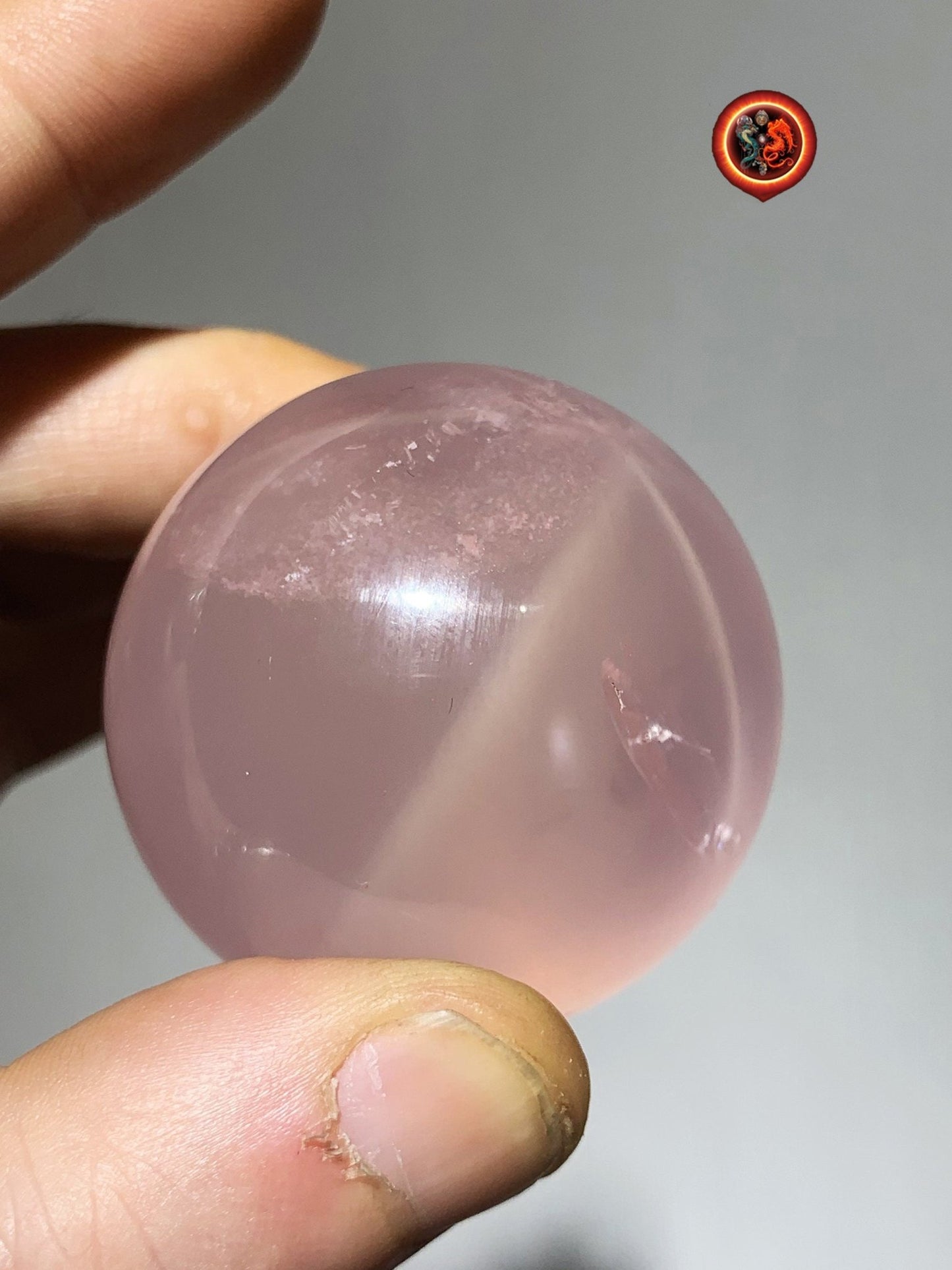 Sphère, quartz rose étoilé, quartz rose astérié ou quartz rose astérisé. Provenance du Mozambique. quartz rose naturel. 46mm de diamètre - obsidian dragon