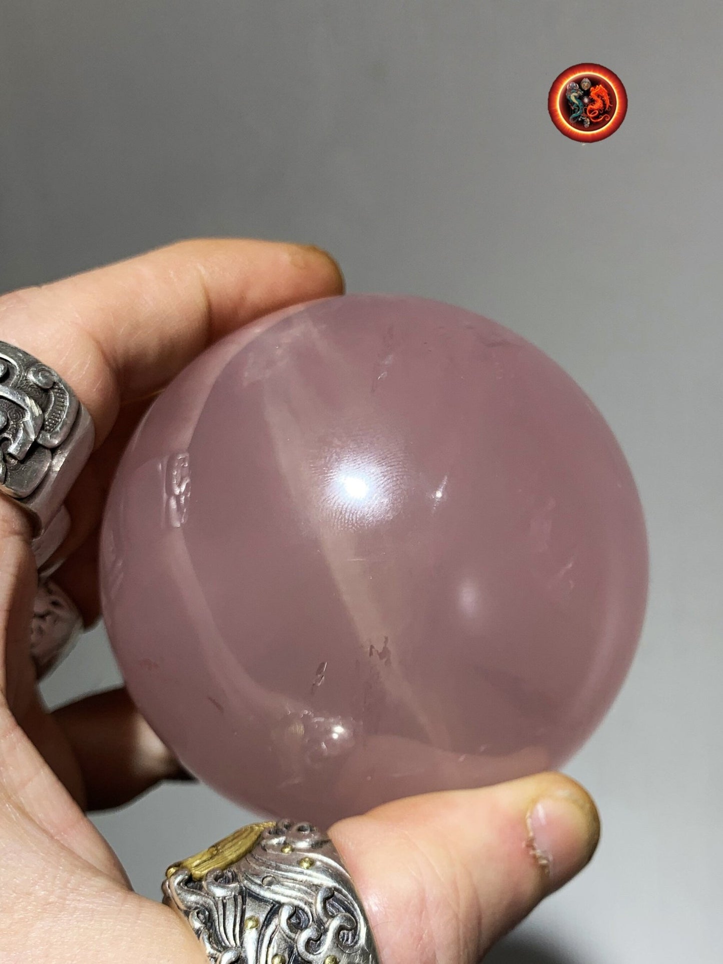 Sphère, quartz rose étoilé, quartz rose astérié ou quartz rose astérisé. Provenance du Mozambique. quartz rose naturel. 77mm de diamètre - obsidian dragon