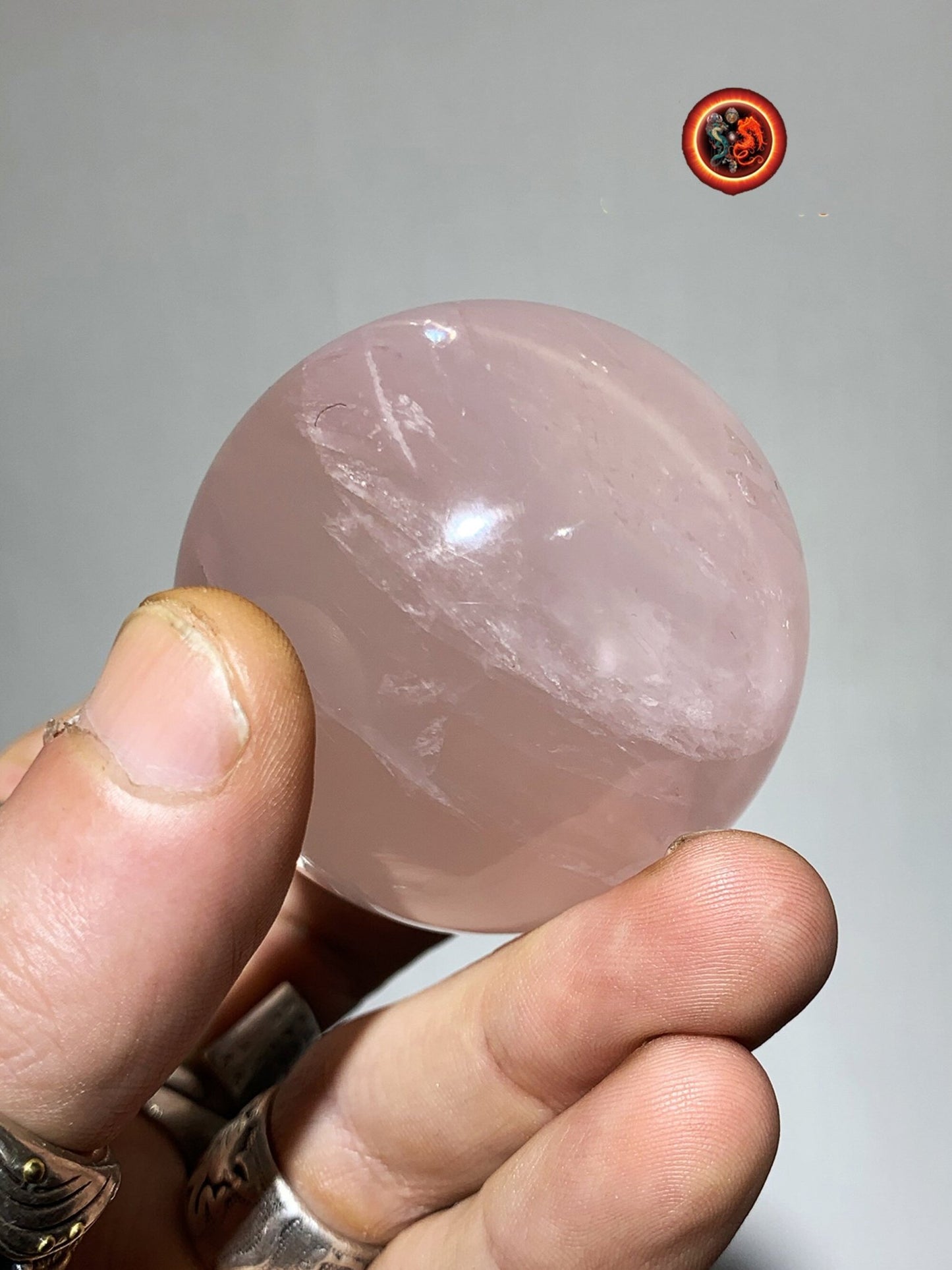 Sphère, quartz rose étoilé, quartz rose astérié ou quartz rose astérisé. Provenance du Mozambique. quartz rose naturel. 59mm de diamètre - obsidian dragon
