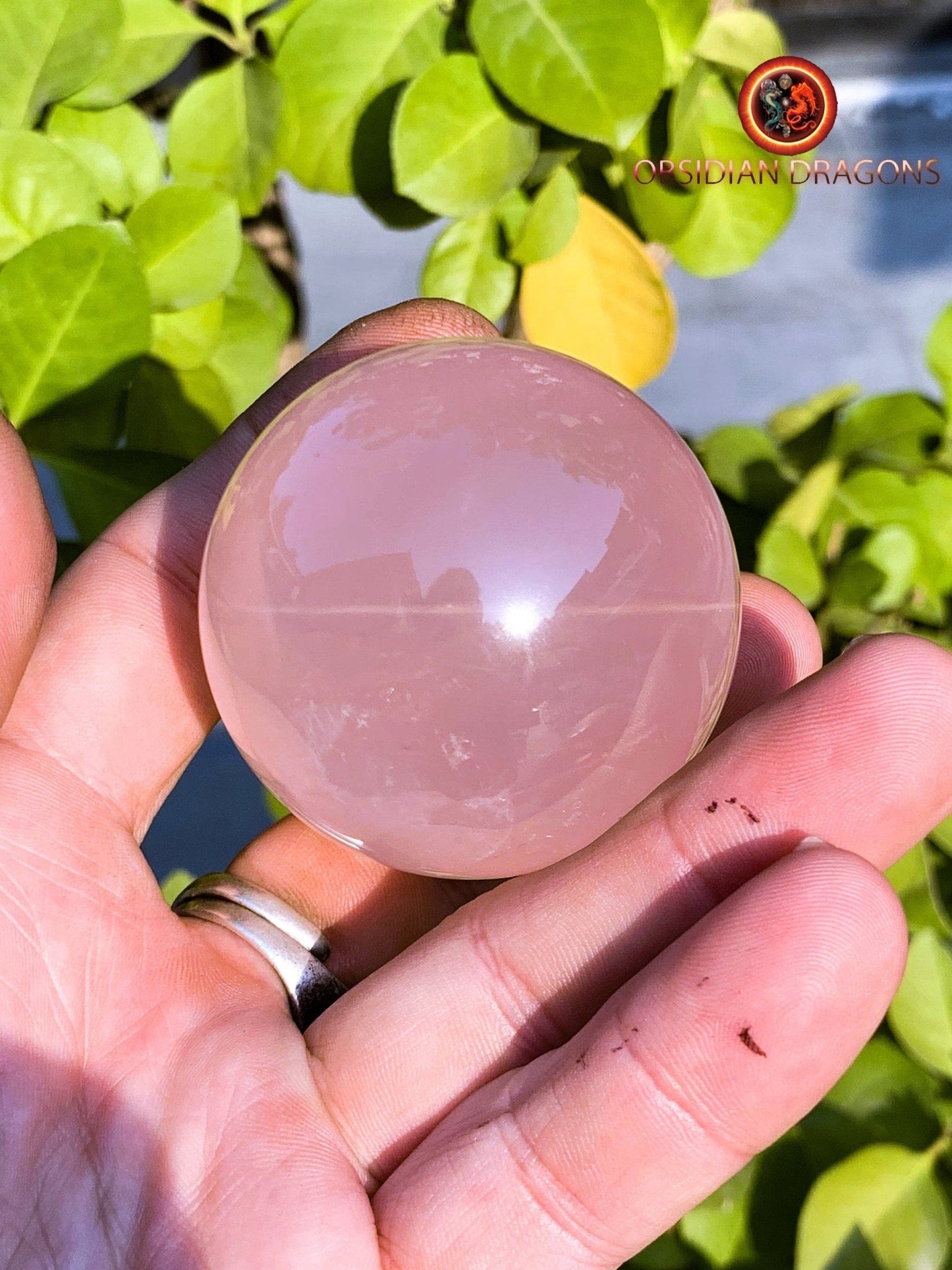 Sphère, quartz rose étoilé, quartz rose astérié ou quartz rose astérisé. Provenance du Mozambique. quartz rose naturel. 52mm de diamètre - obsidian dragon