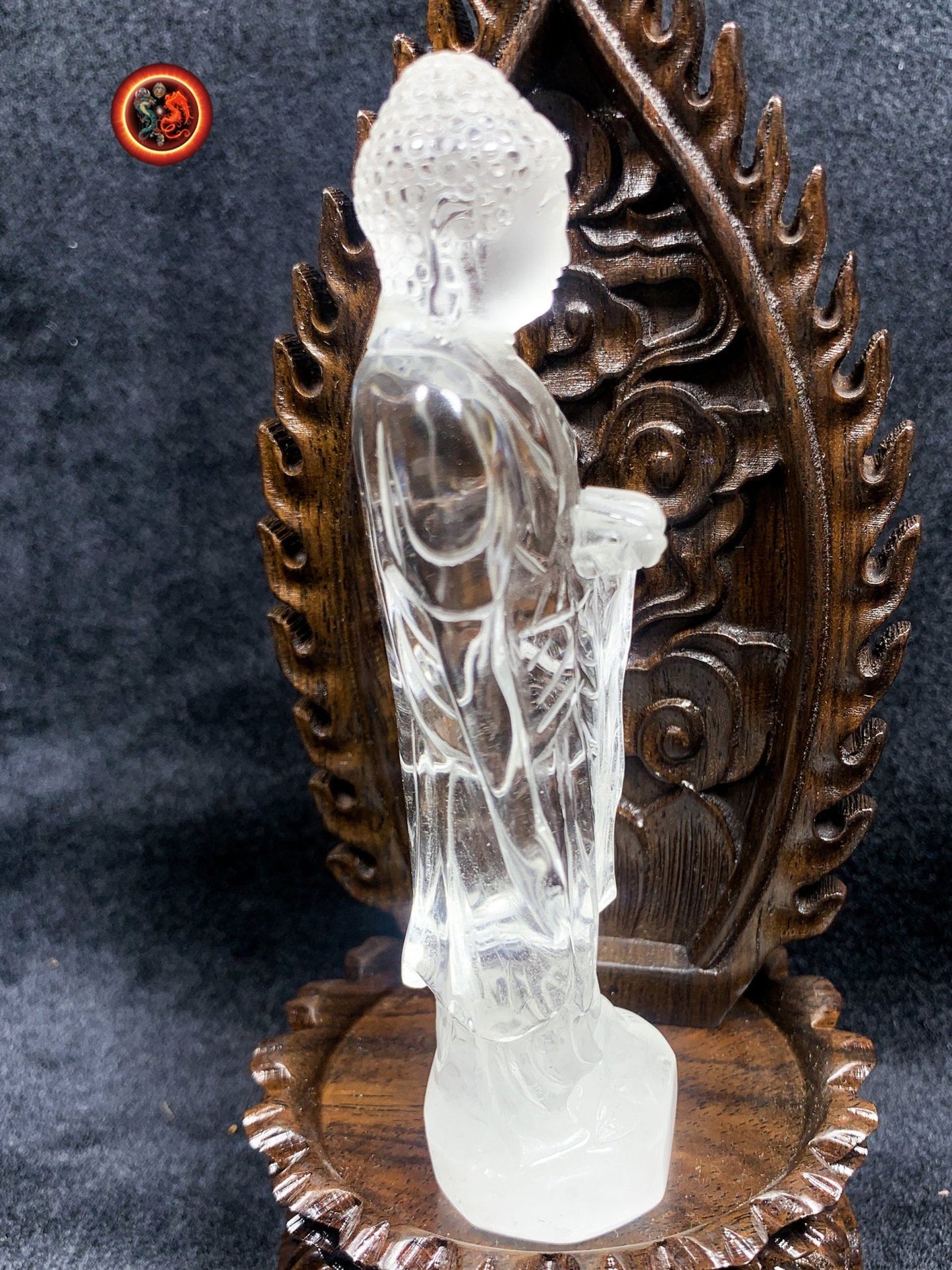 Statuette Bouddha Amitabha, Amida, Amitofo des terres pures de l'ouest. Cristal de roche de grande qualité, certifié. Support en palissandre - obsidian dragon