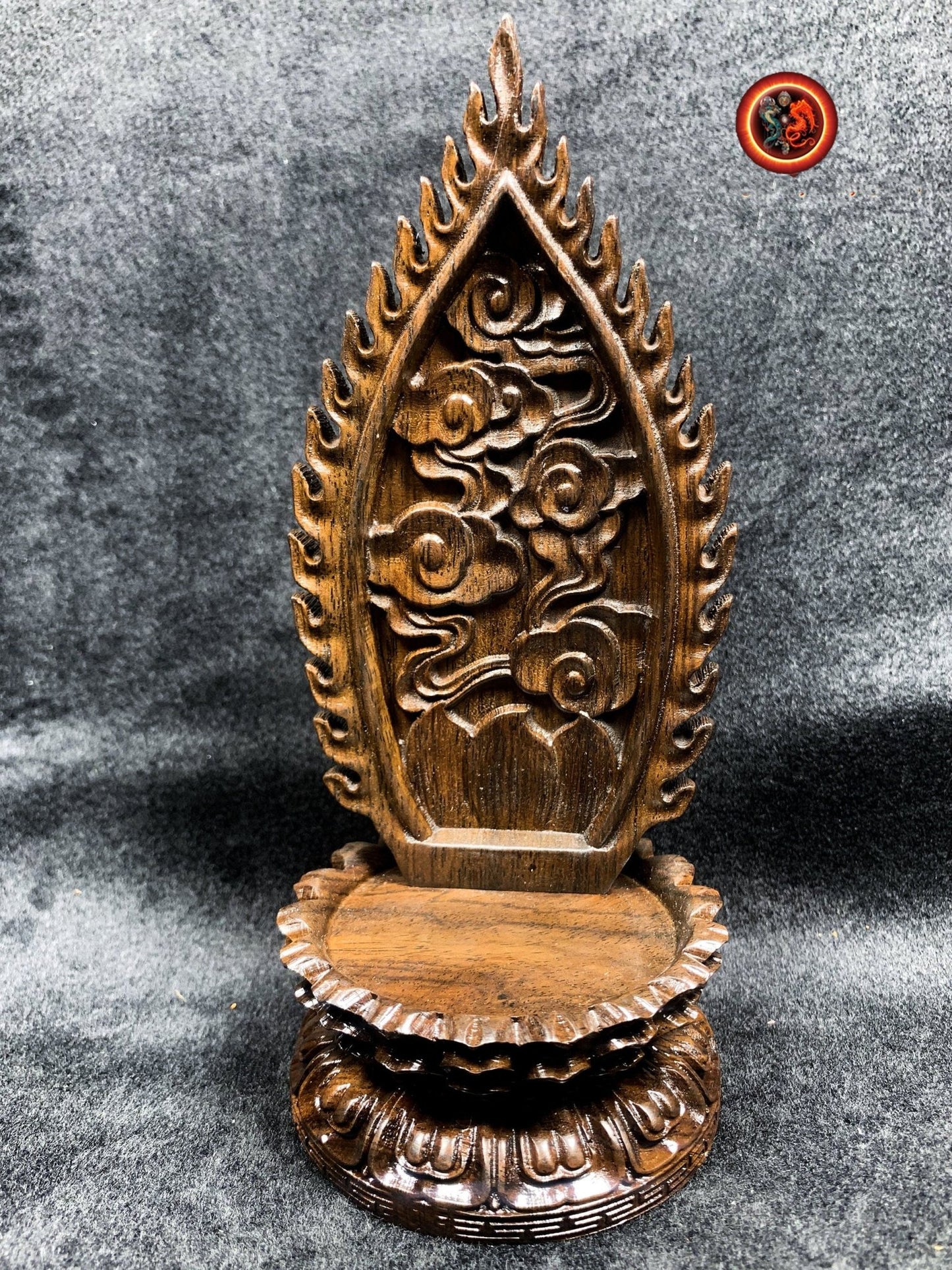 Statuette Bouddha Amitabha, Amida, Amitofo des terres pures de l'ouest. Cristal de roche de grande qualité, certifié. Support en palissandre - obsidian dragon