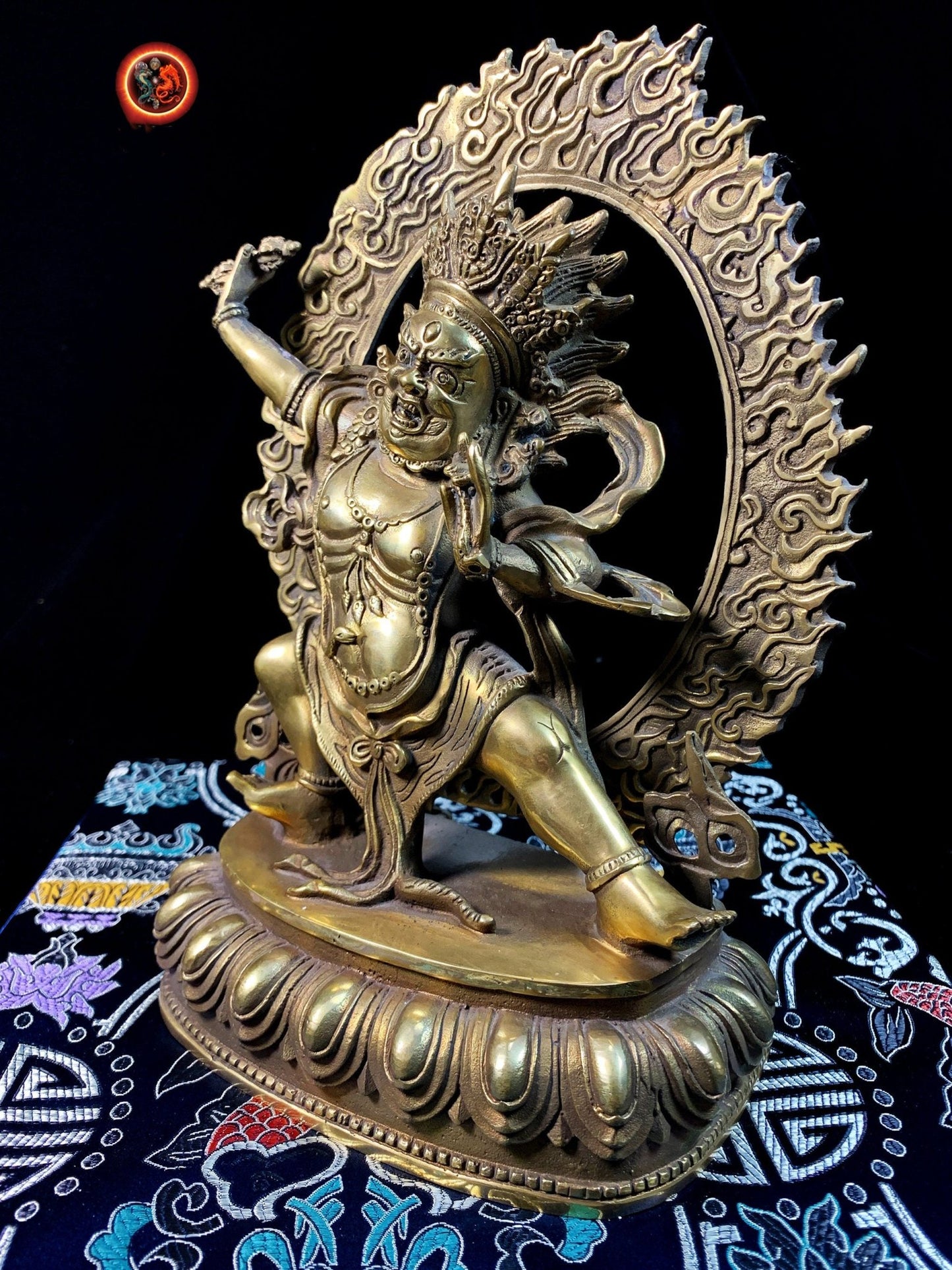 Statue bouddhiste ésotérique, tantrique Dharmapala, protecteur Yi dam. Vajrapani sous sa forme Acharya. Bronze. Bouddha. Bouddhisme tibétain - obsidian dragon