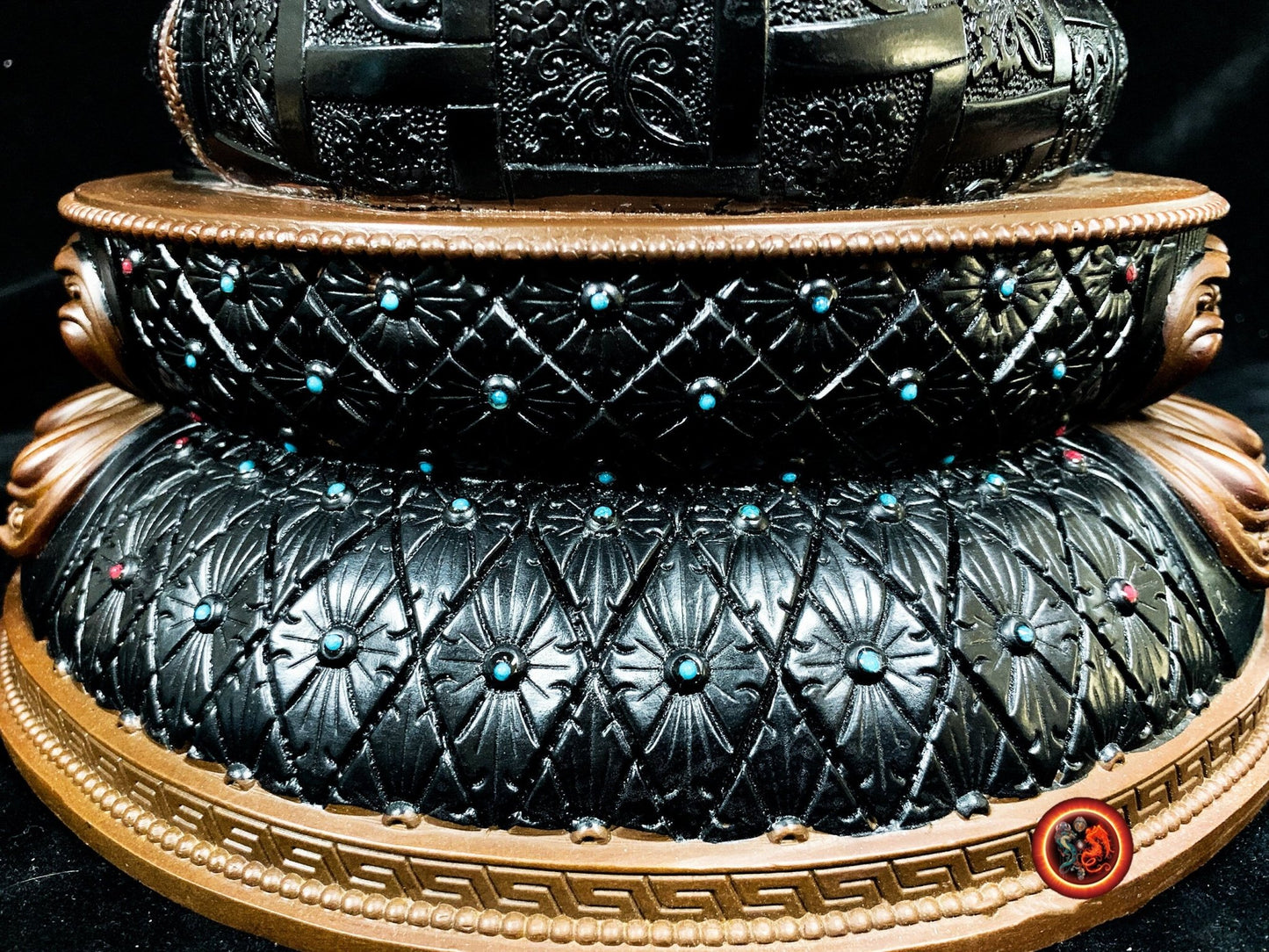 exceptionnelle statue statuette bouddhiste. Bouddha médecine, Bhaishajyaguru. Bronze de haute qualité patine exceptionnelle. Pièce rare - obsidian dragon