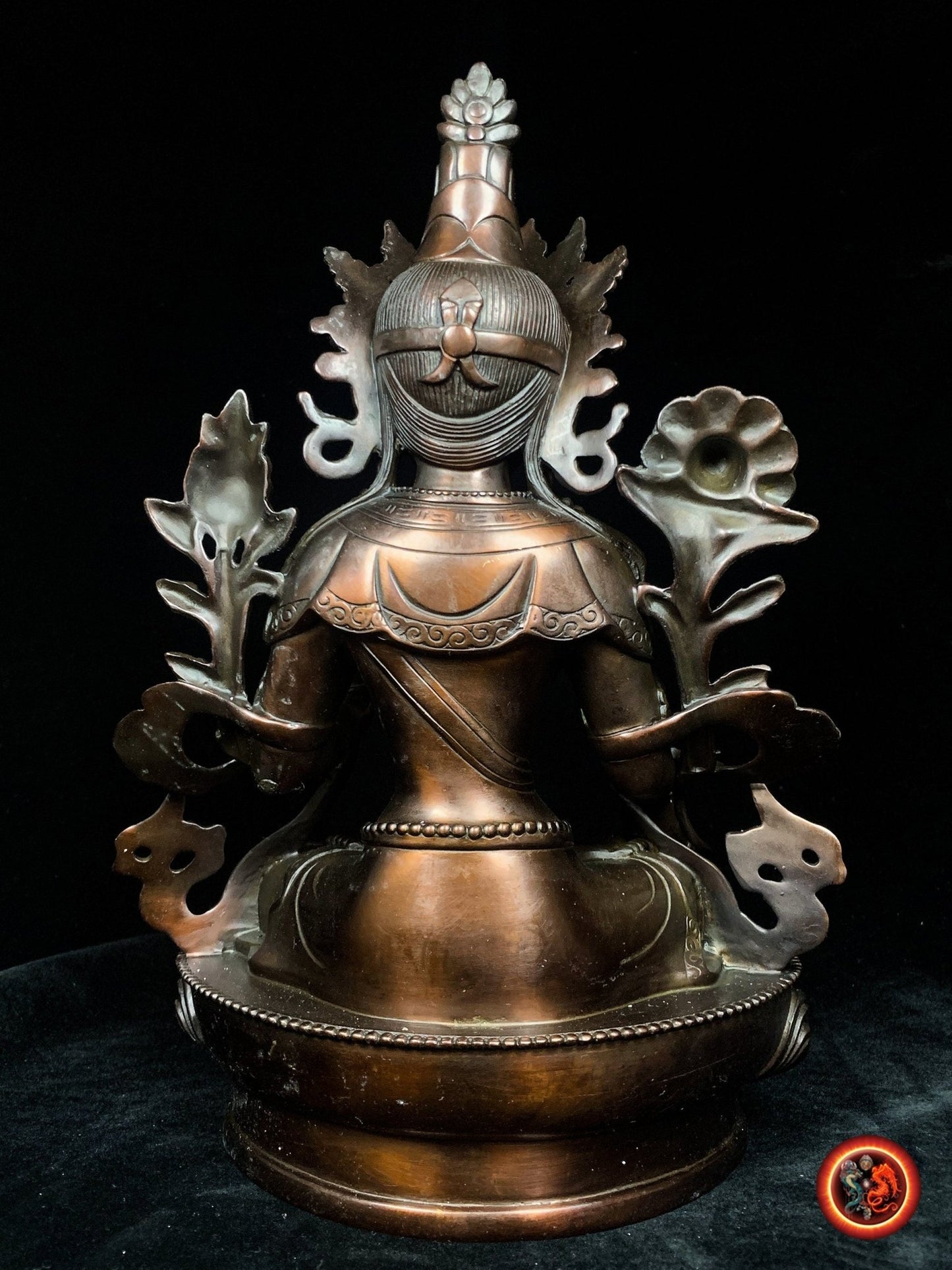 Statue bouddhiste en bronze. Statue bouddha tibétaine Déité Tara sous sa forme blanche. Statuette tibétaine, haute qualité. 30cm de hauteur. - obsidian dragon