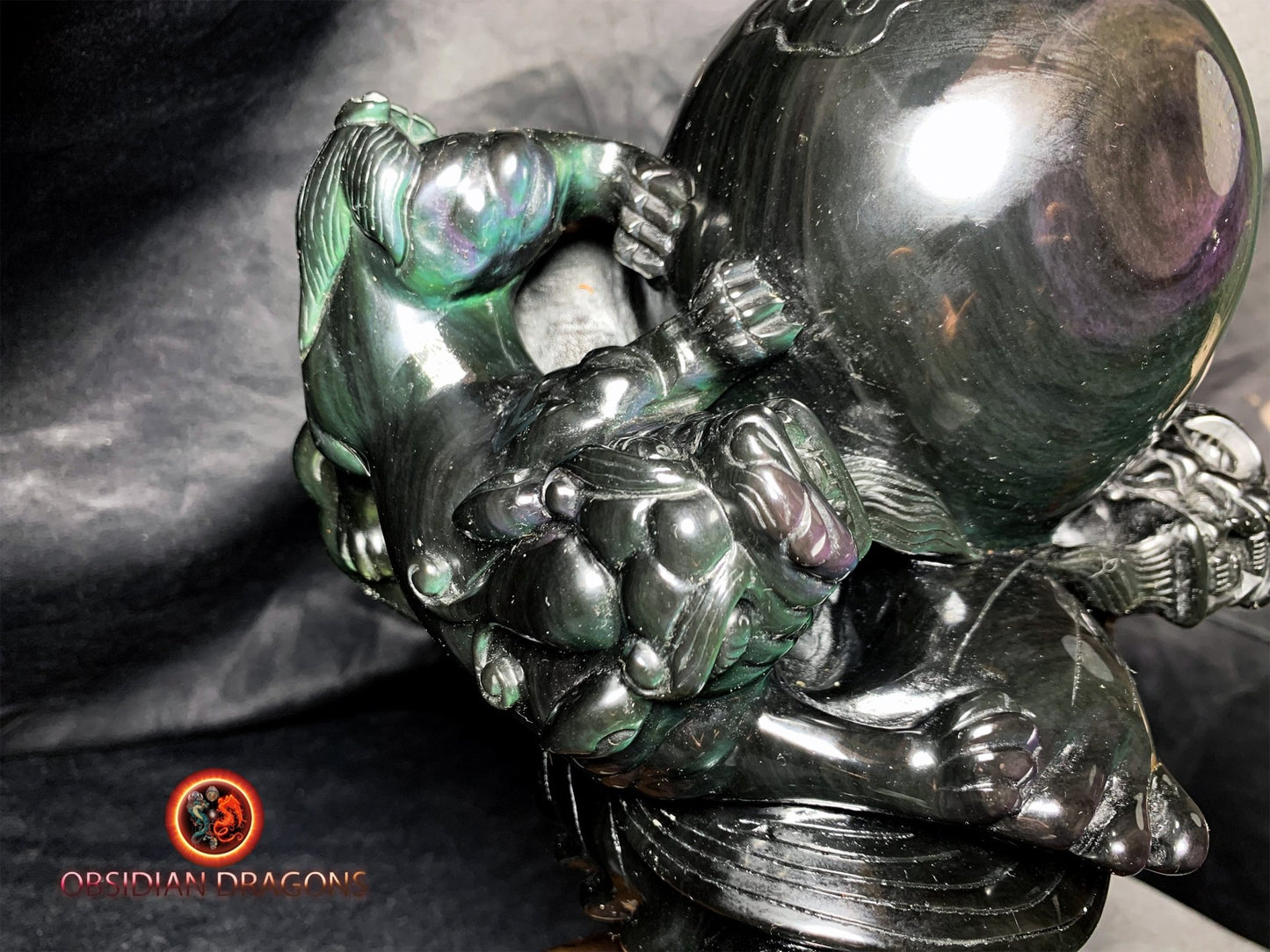 magnifique statue en obsidienne oeil celeste entièrement faite a la main. Couple de Pixiu, protecteurs feng shui. support en palissandre. - obsidian dragon