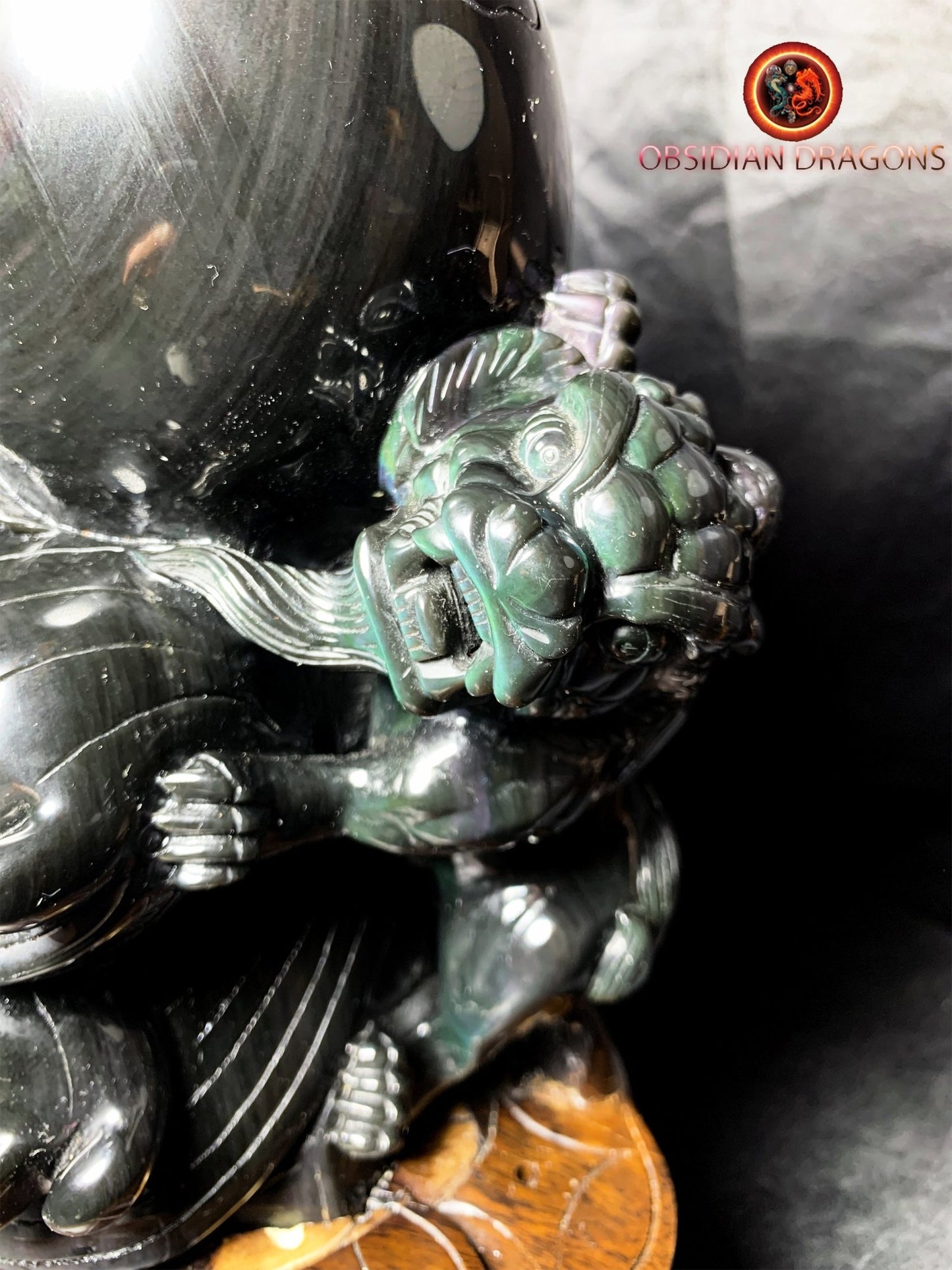 magnifique statue en obsidienne oeil celeste entièrement faite a la main. Couple de Pixiu, protecteurs feng shui. support en palissandre. - obsidian dragon
