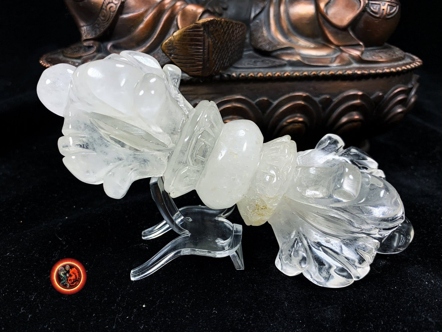 Grand Vajra Dorje en cristal de roche naturel. Nature indestructible de l'esprit foudre de diamant sculpté à la main, bouddhisme vajrayana - obsidian dragon