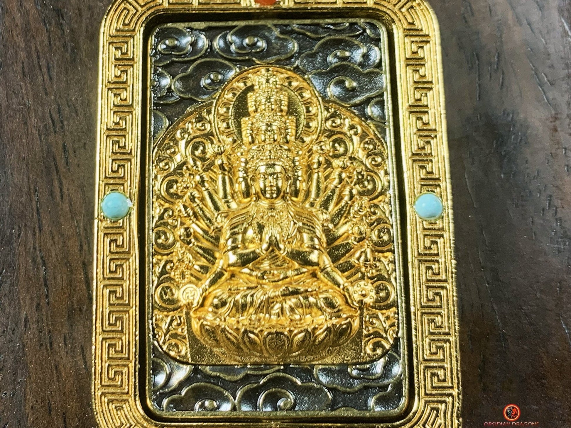 Amulette Bouddhiste de Chenrezig - Mantra Om Mani Padme Hum | obsidian dragons