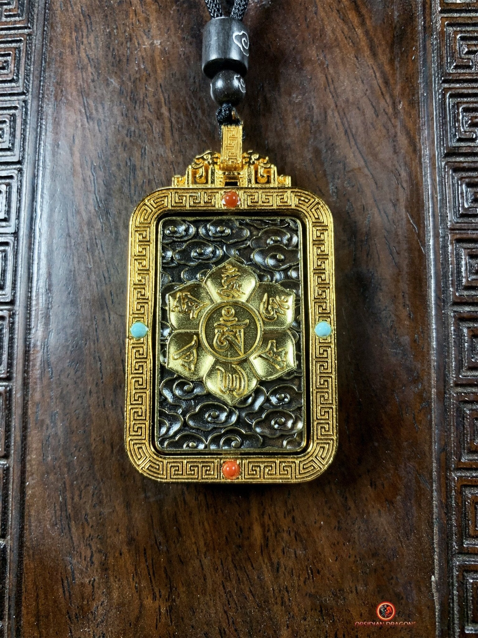 Amulette Bouddhiste de Chenrezig - Mantra Om Mani Padme Hum | obsidian dragons