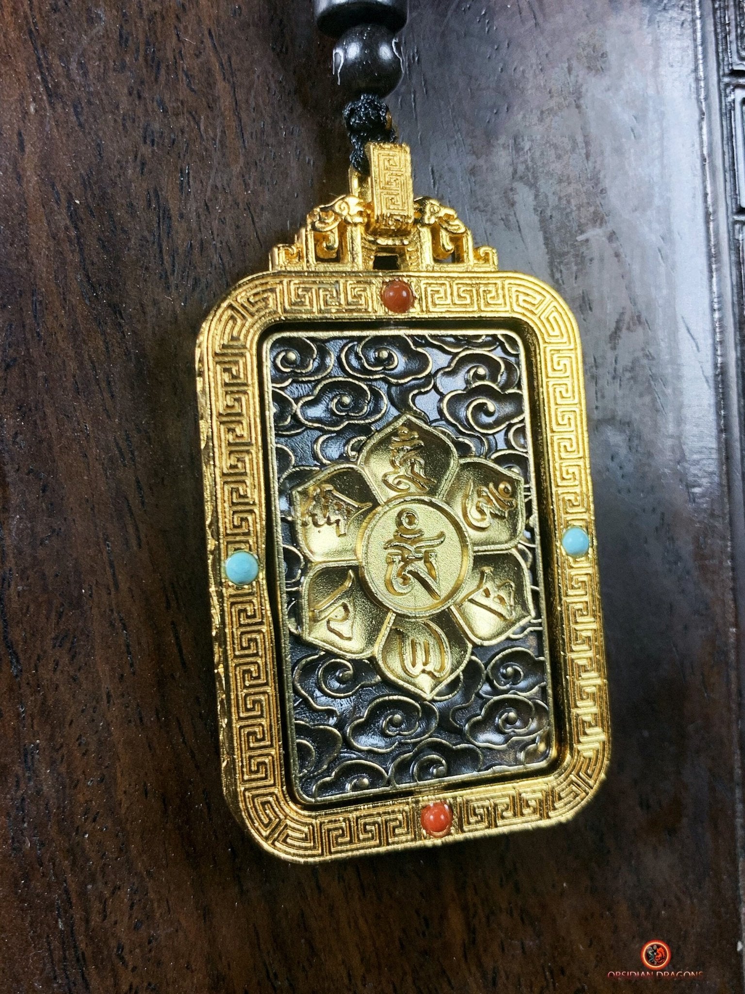 Amulette Bouddhiste de Chenrezig - Mantra Om Mani Padme Hum | obsidian dragons