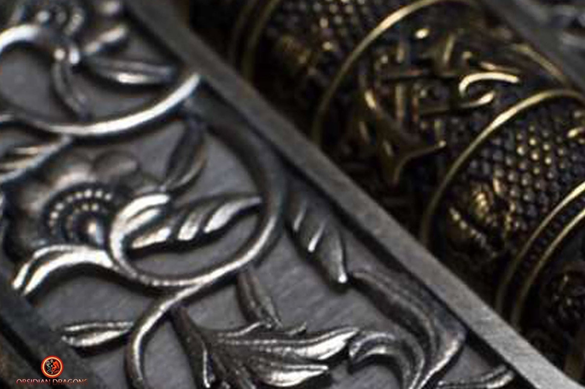Amulette Tibétaine Akashagarbha- Tangka- Or Noir et Diamant | obsidian dragons
