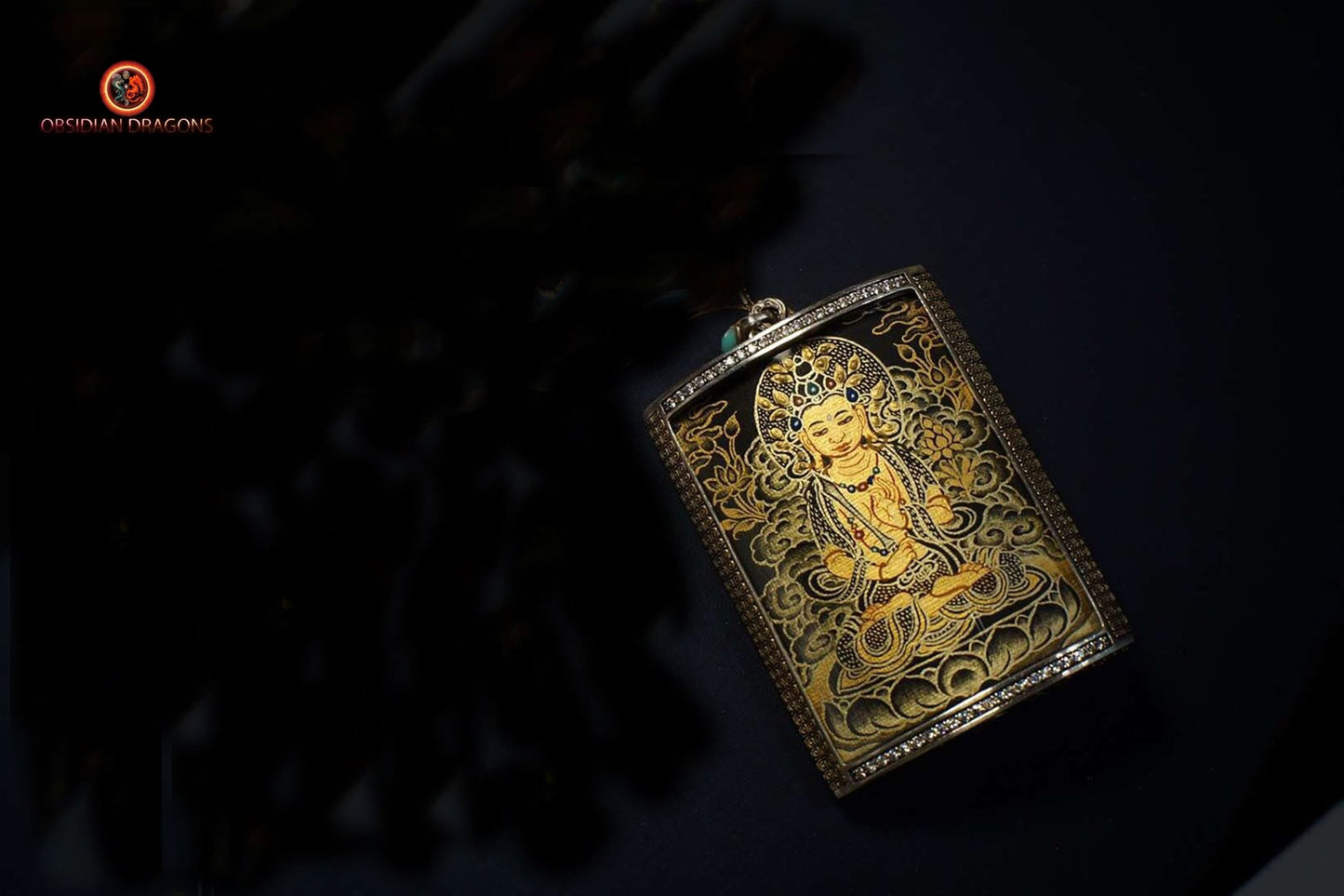Amulette Tibétaine Akashagarbha- Tangka- Or Noir et Diamant | obsidian dragons