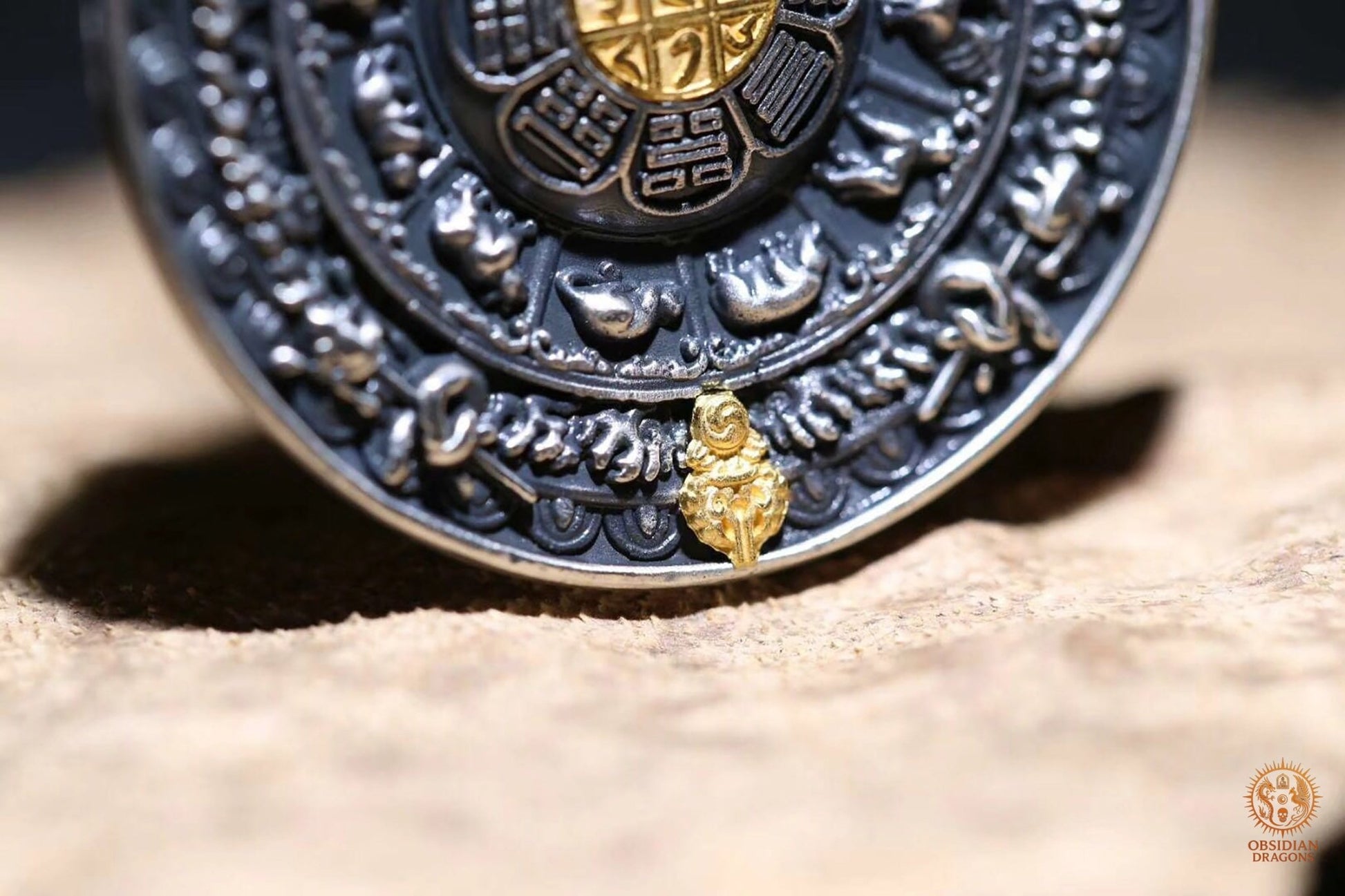 Amulette de Protection Feng Shui – Bagua Luo Pan et Dorjé | obsidian dragons