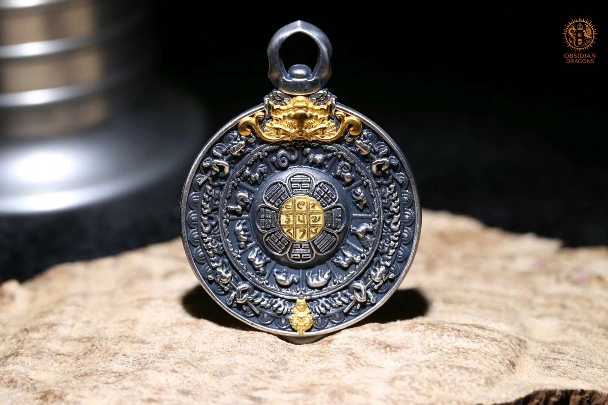 Amulette de Protection Feng Shui – Bagua Luo Pan et Dorjé | obsidian dragons