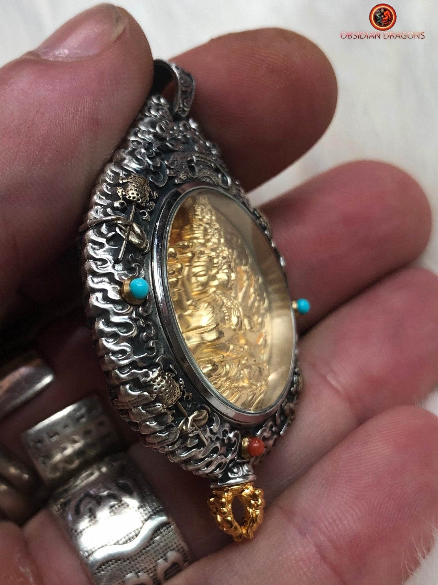 Amulette du Bodhisattva Chenrezig - Protection du Bagua Luo Pan | obsidian dragons