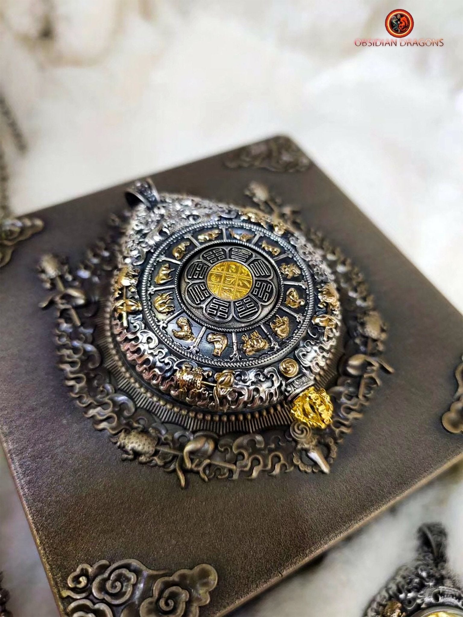 Amulette du Bouddha Médecine - Protection du Bagua Luo Pan | obsidian dragons