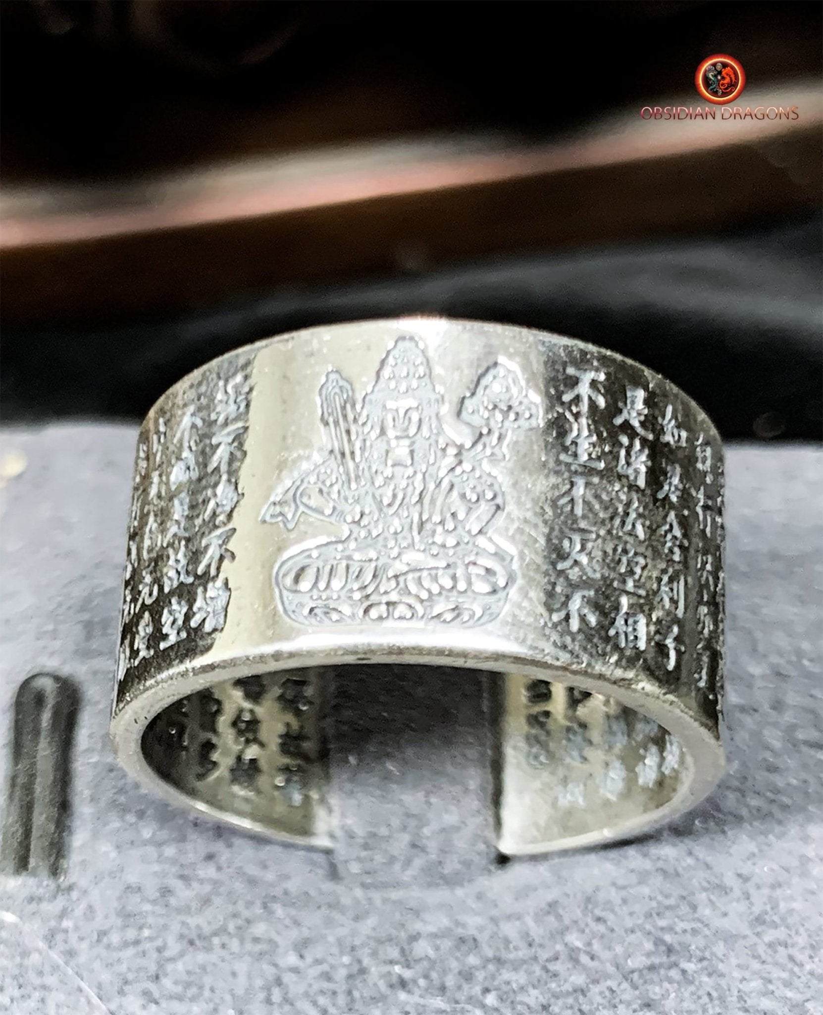 Bague bouddhiste en argent - Akashagarbha - Sutra du Cœur | obsidian dragons