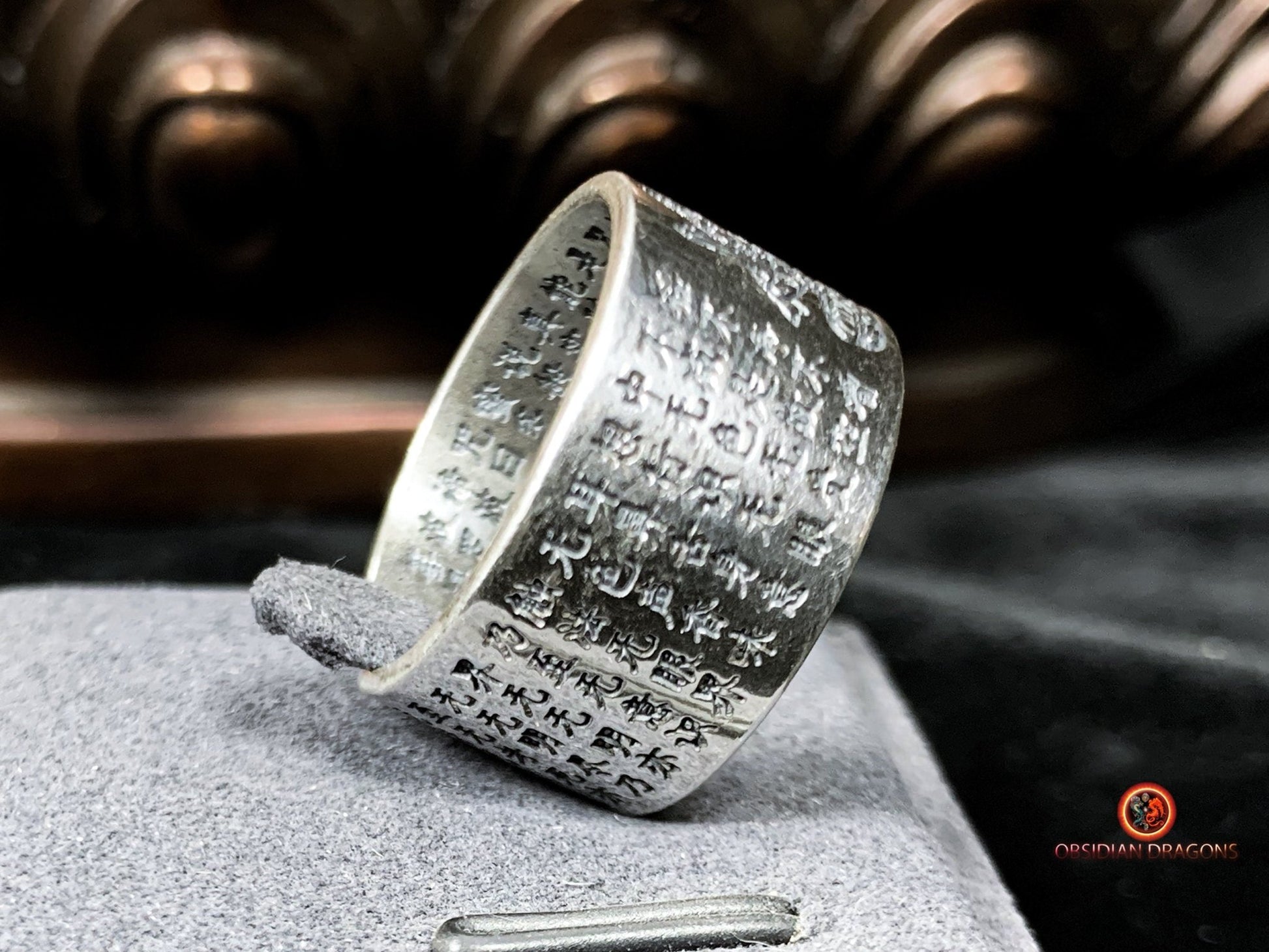 Bague bouddhiste en argent - Akashagarbha - Sutra du Cœur | obsidian dragons