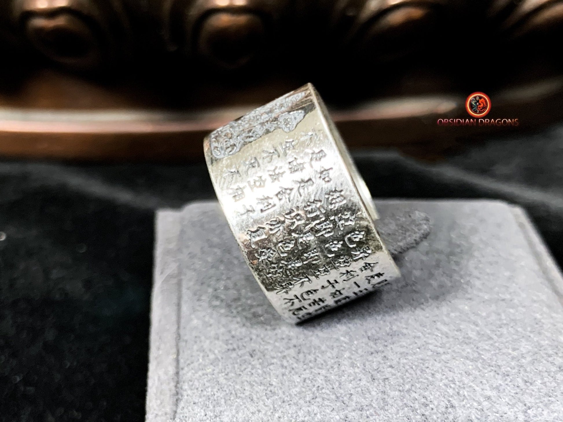 Bague bouddhiste en argent - Akashagarbha - Sutra du Cœur | obsidian dragons