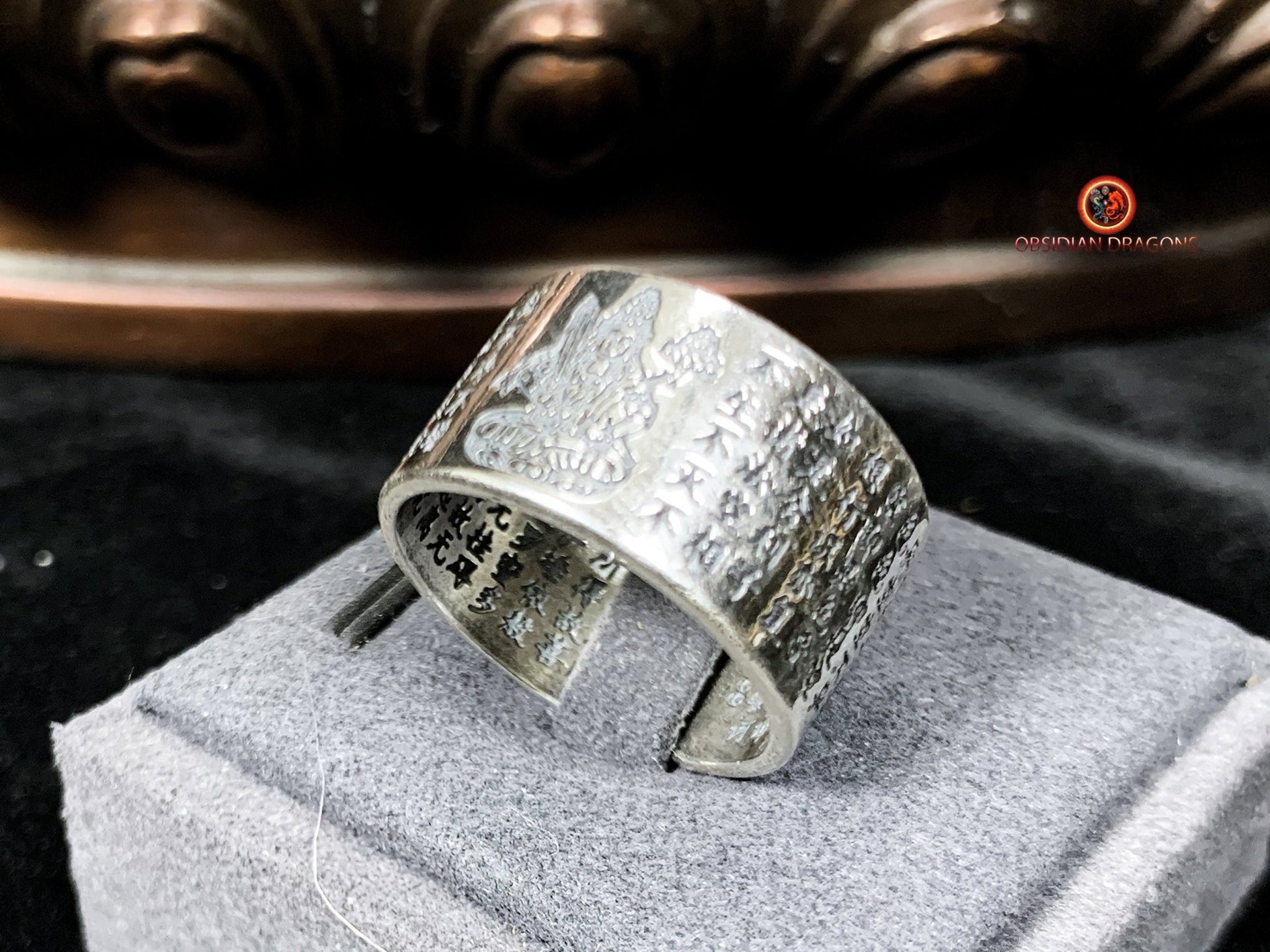 Bague bouddhiste en argent - Akashagarbha - Sutra du Cœur | obsidian dragons