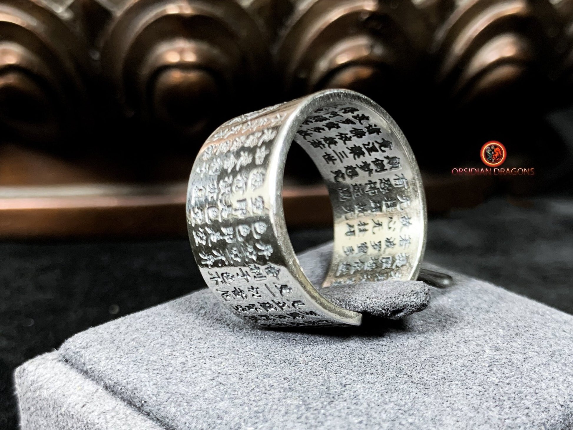 Bague bouddhiste en argent - Bouddha  Acala - Sutra du Cœur | obsidian dragons