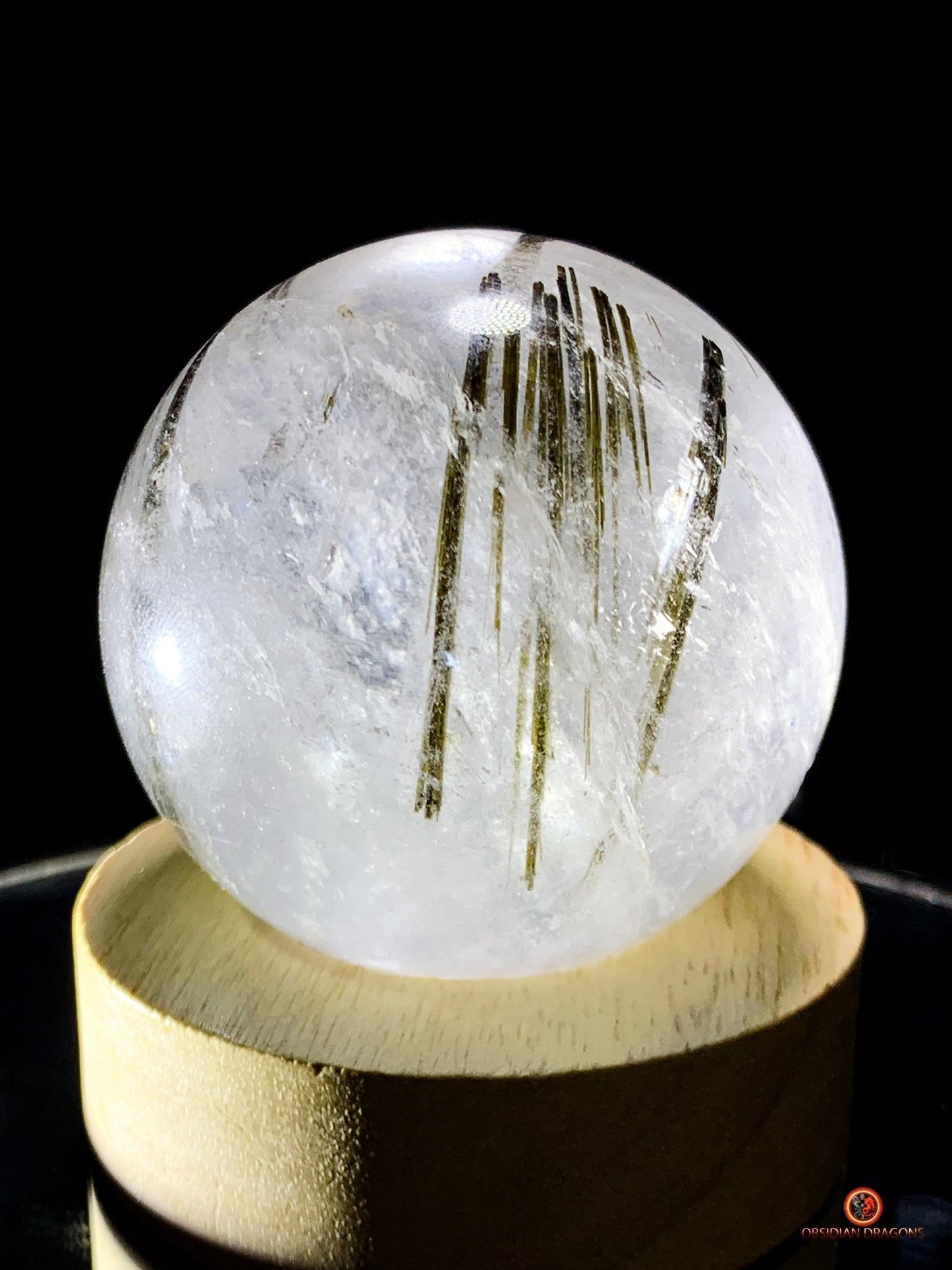 Boule de Cristal de Roche - Inclusions de Tourmalines Vertes | obsidian dragons