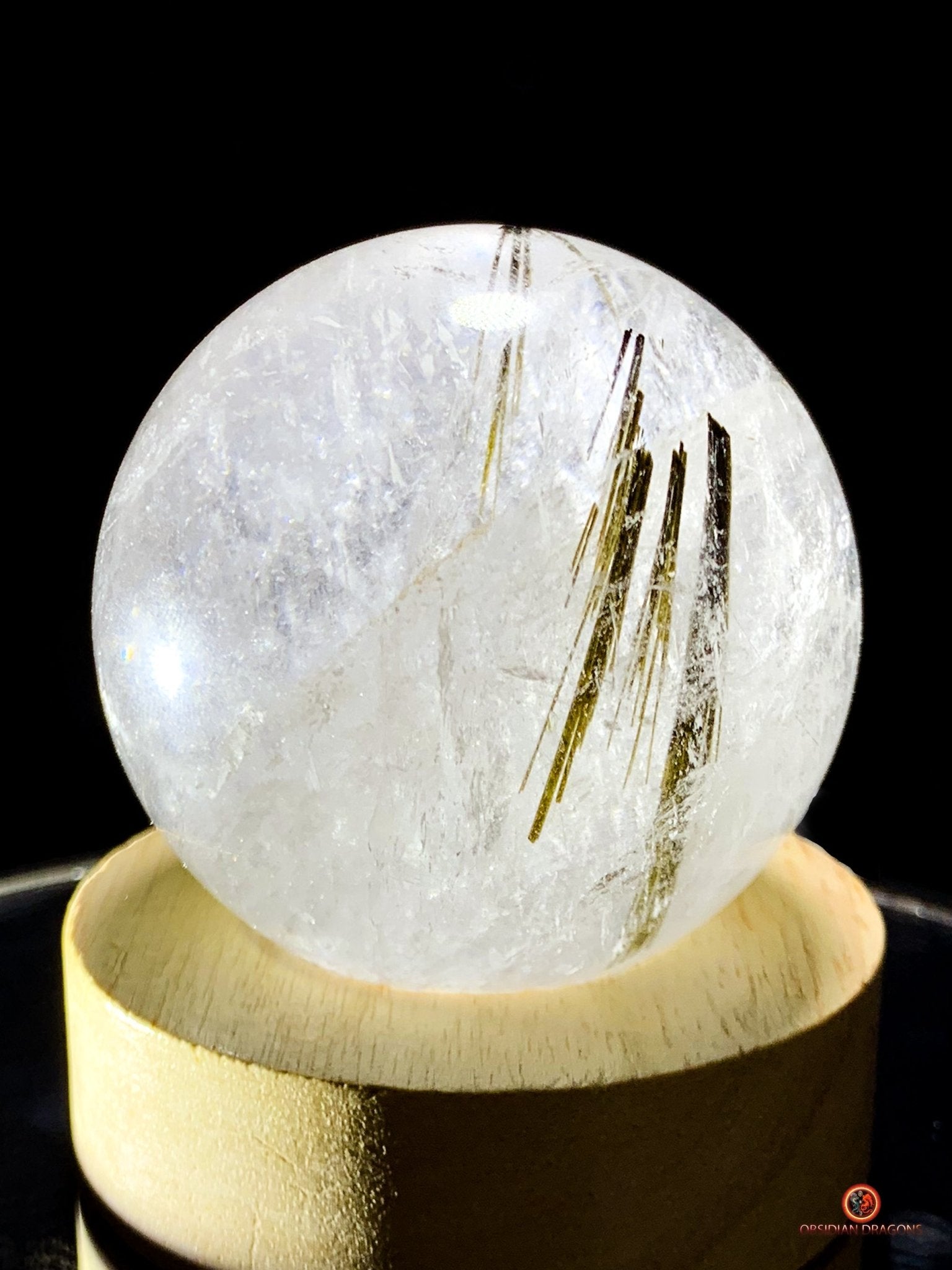 Boule de Cristal de Roche - Inclusions de Tourmalines Vertes | obsidian dragons