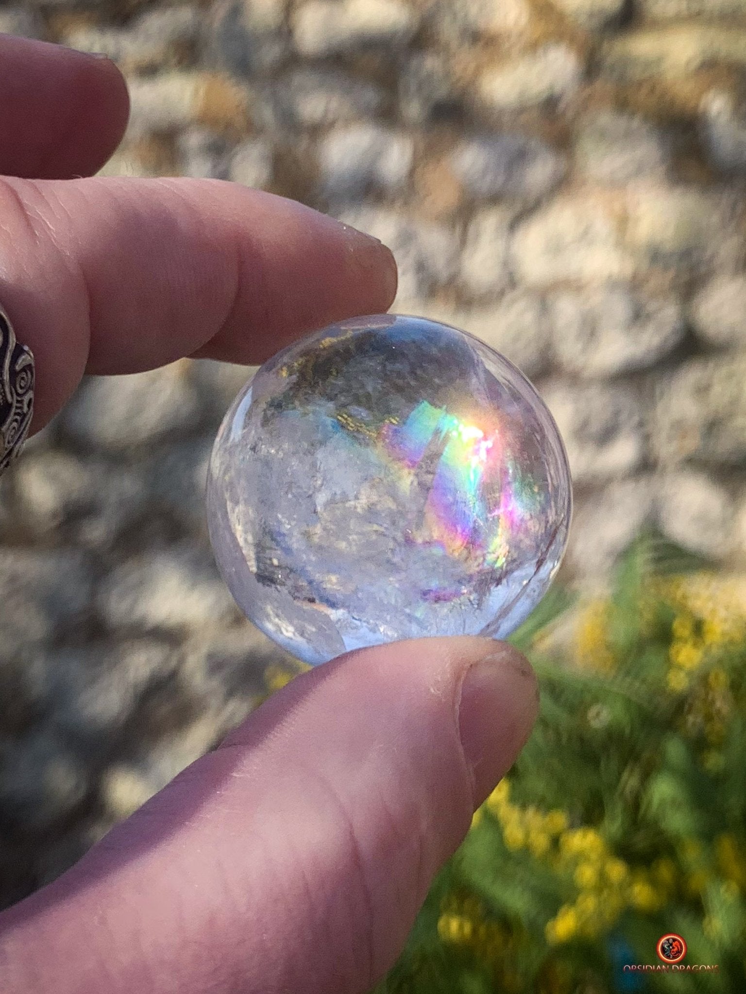 Boule de Cristal de Roche Naturelle - Reflets Arc en Ciel - Unique | obsidian dragons