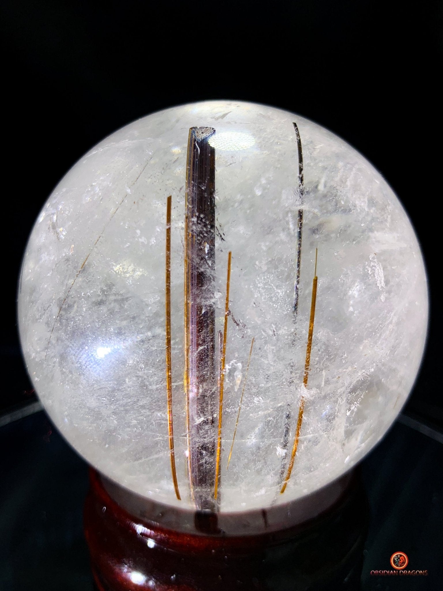 Boule de cristal de roche - inclusions de tourmalines et rutiles | obsidian dragons