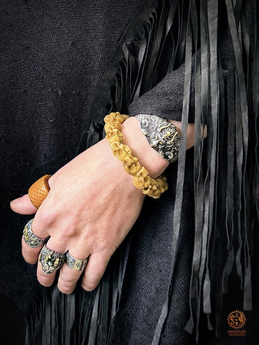 Bracelet crânes en os de buffle – Memento mori artisanal | obsidian dragons